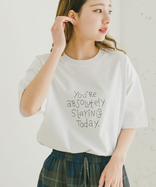 レタード刺繍Tシャツ slaying today