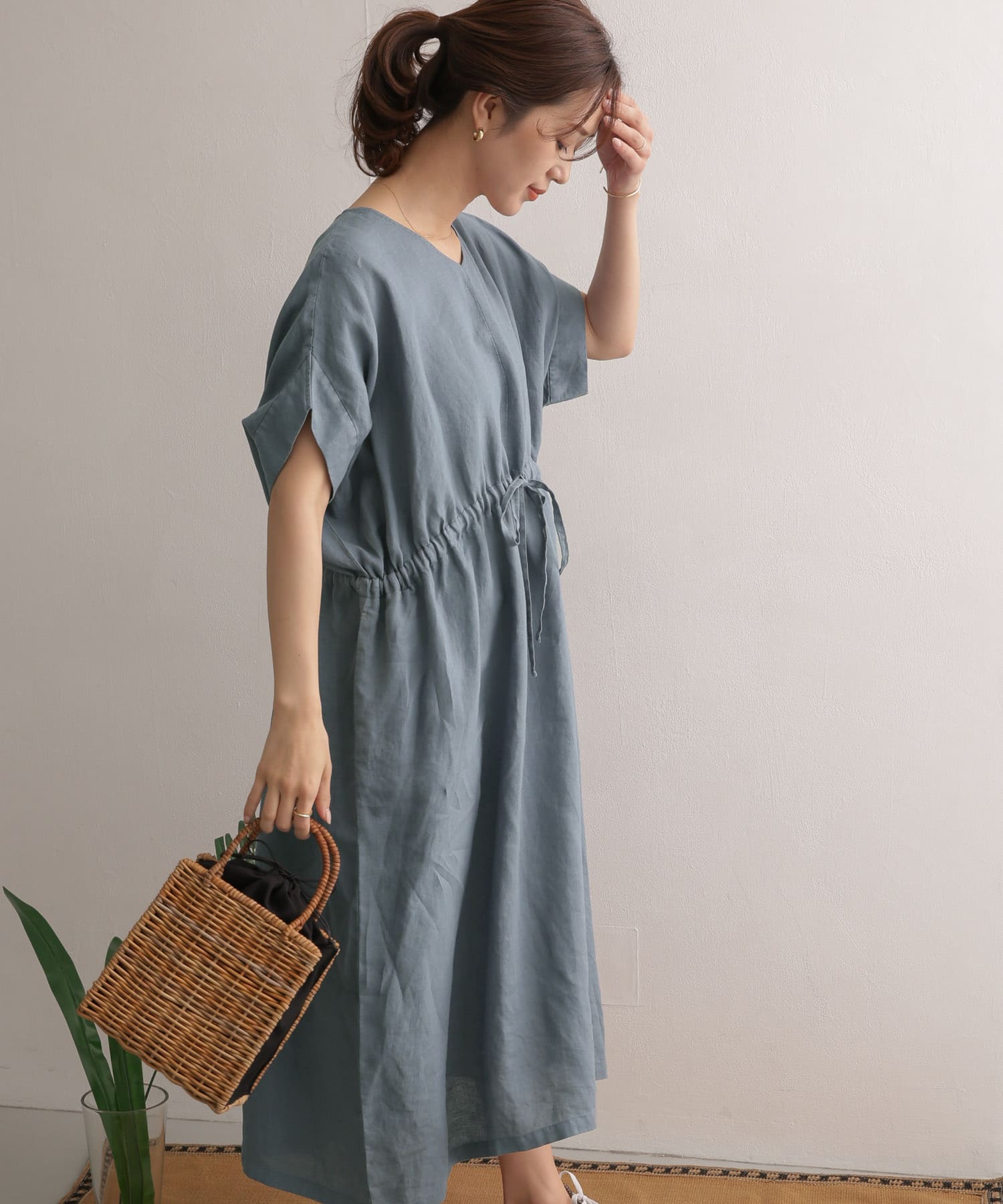 リネンウエストギャザーvネックワンピース Dr15 26e502 Urban Research公式ファッション通販 リネンウエストギャザーvネックワンピース Dr15 26e502 Urban Research公式ファッション通販