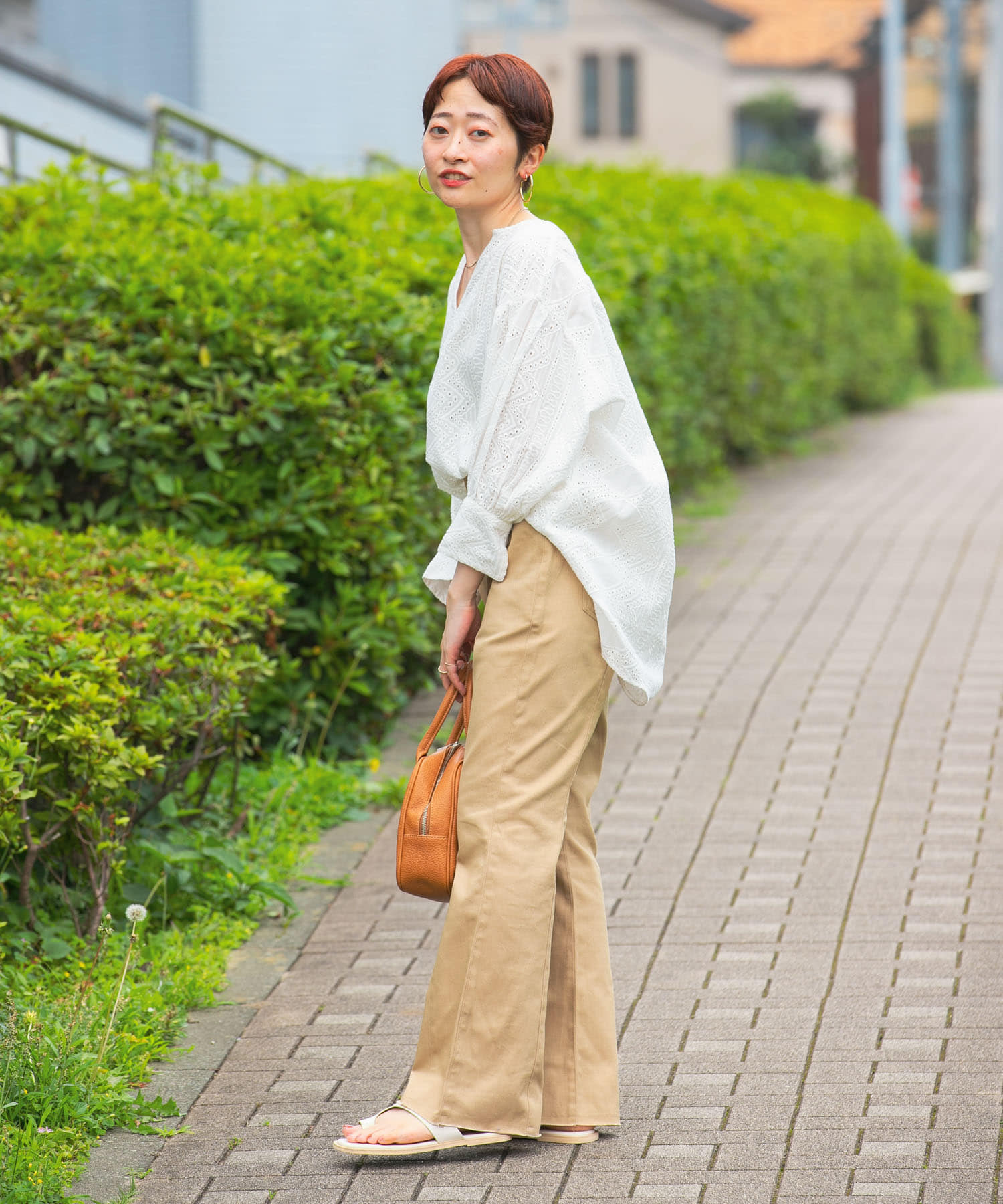 エンブロイダリーキーネックブラウス[KW25-23J370]｜URBAN