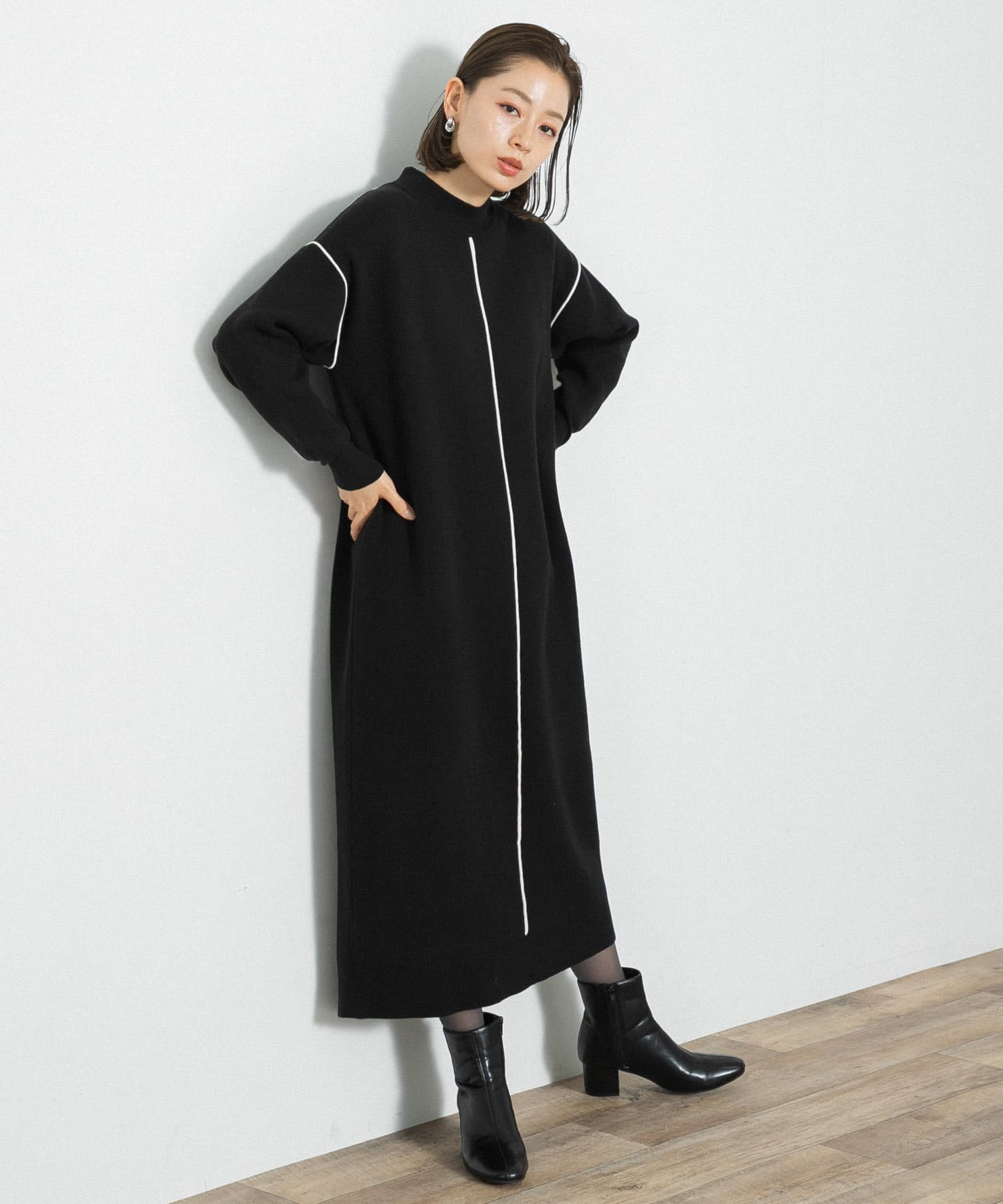カラーシームモックネックニットワンピース[LA27-26R018]｜URBAN 