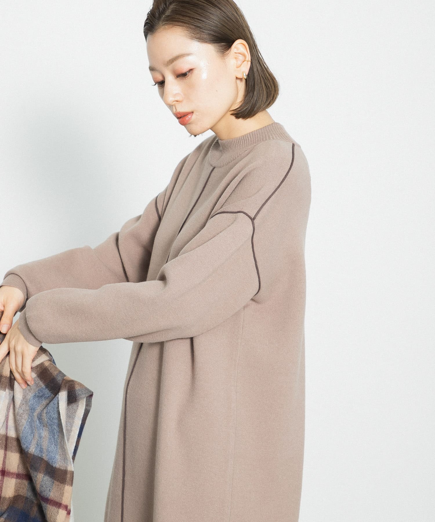 カラーシームモックネックニットワンピース[LA27-26R018]｜URBAN 