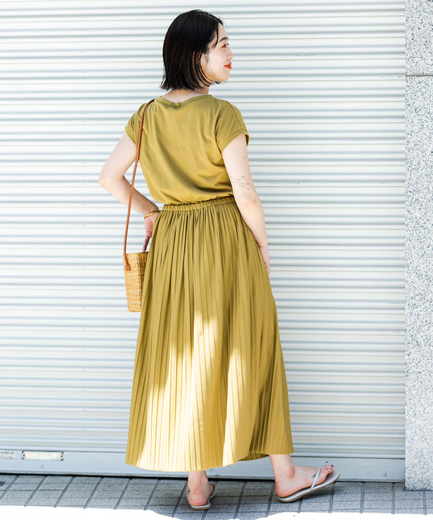 ウエストギャザープリーツワンピース[IT35-26B014]｜URBAN RESEARCH 