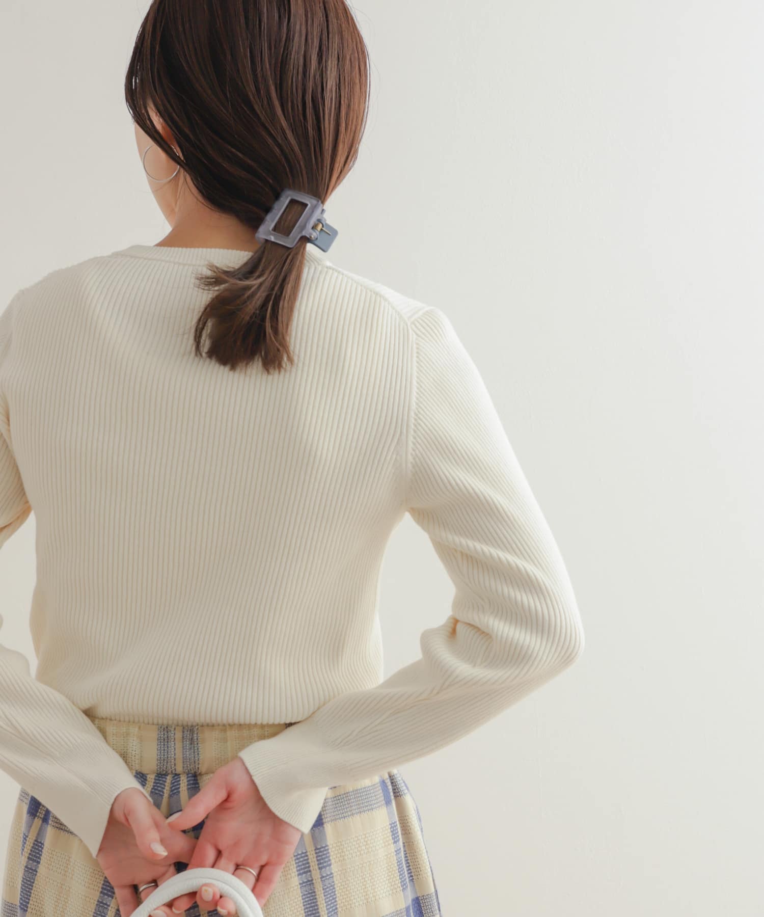 Herlipto】ツイストカットアウトリブニットトップス ブラウン