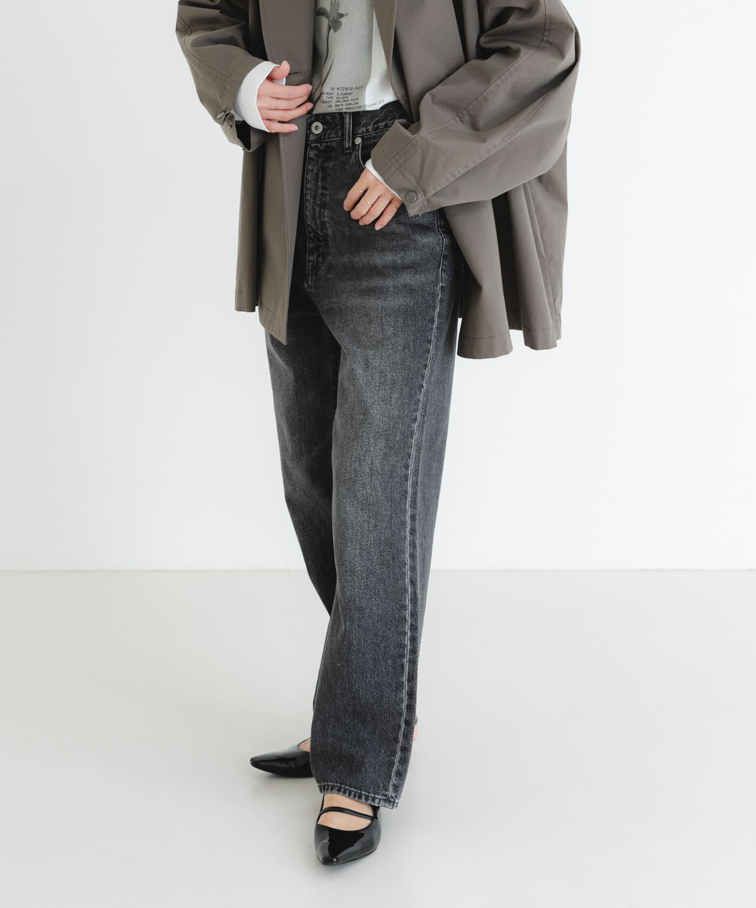 new basic ストレートフィットデニムパンツ[UR46-24C002]｜URBAN