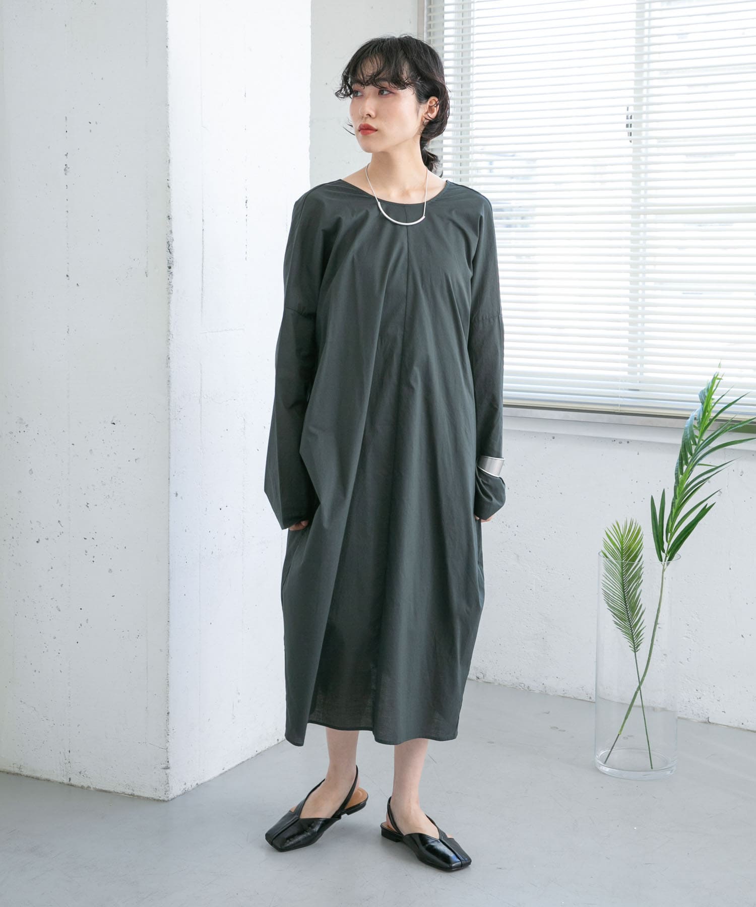 BACKカシュクールデザインワンピース[KB35-26J450]｜URBAN