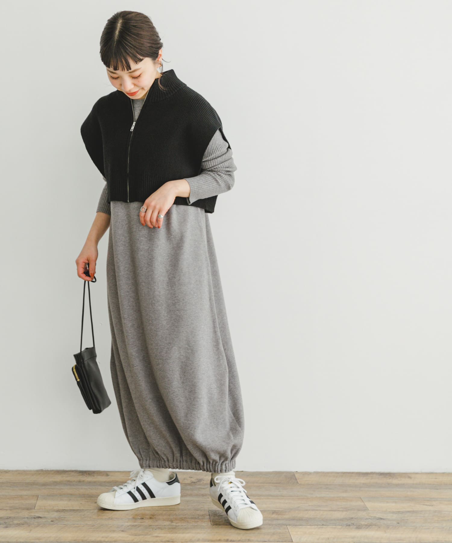 静電気防止』『洗濯可』ジップベスト×コクーンニットワンピース