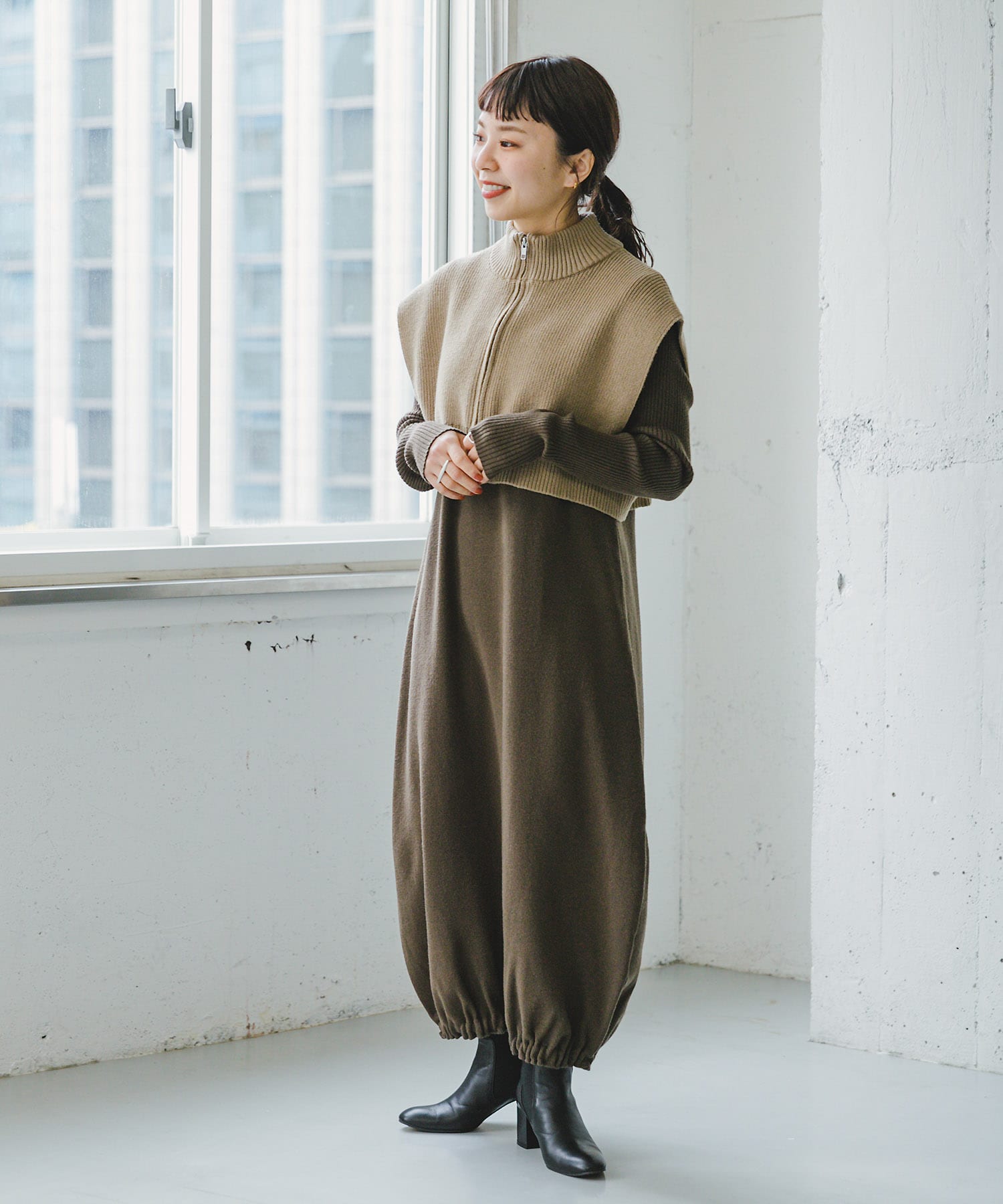 静電気防止』『洗濯可』ジップベスト×コクーンニットワンピース