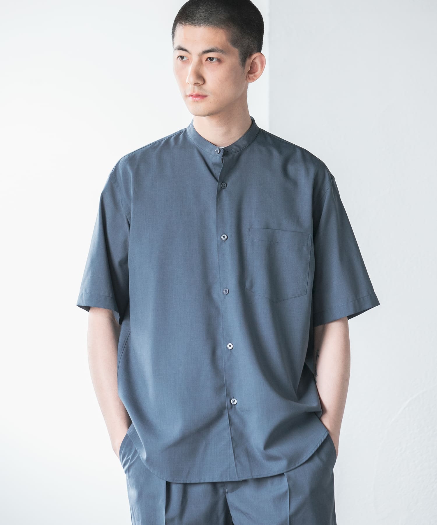 Noble（ノーブル）の「ライトローンバンドカラーシャツ