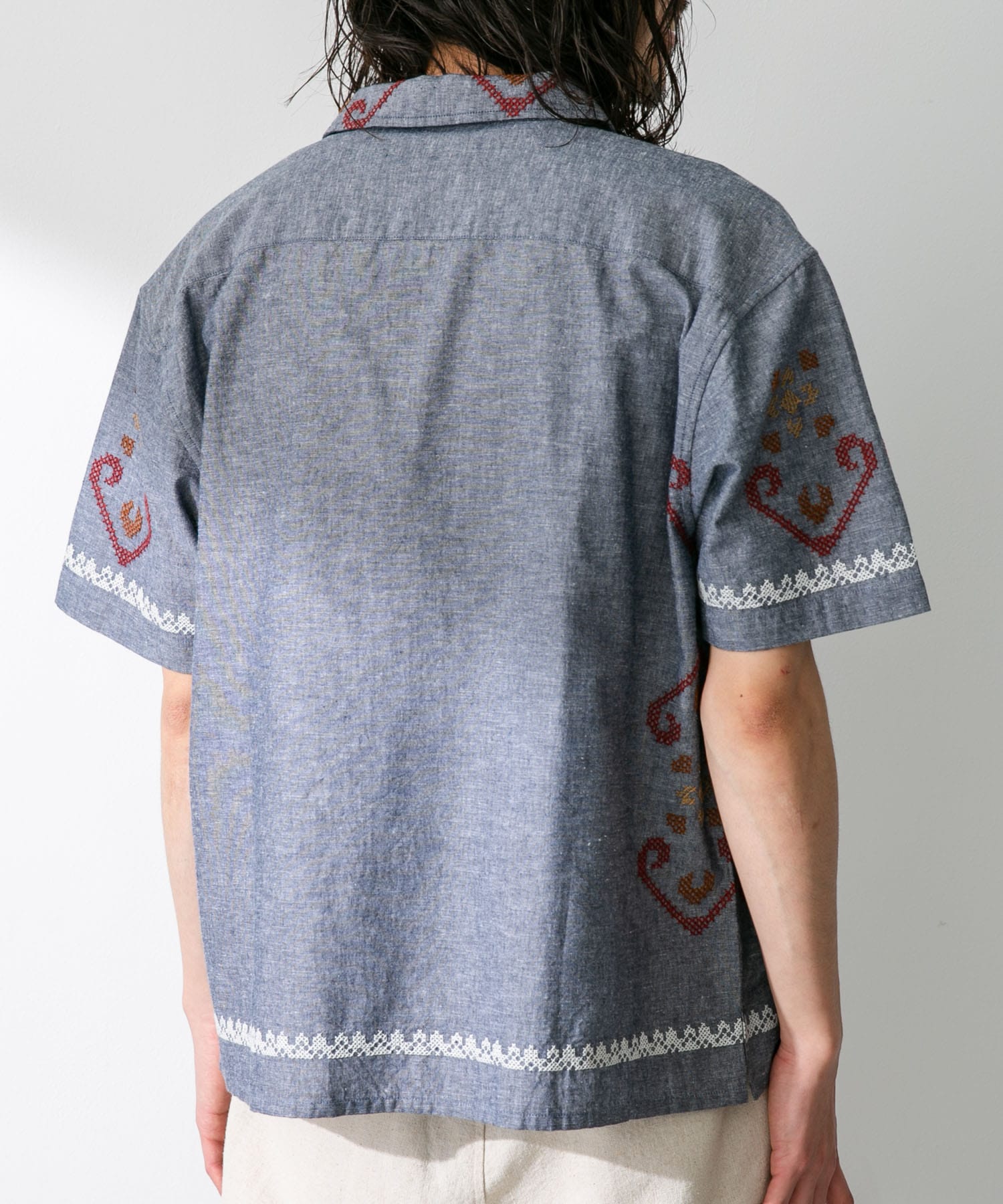 インド刺繍シャンブレー半袖シャツ[LA45-13S901]｜URBAN
