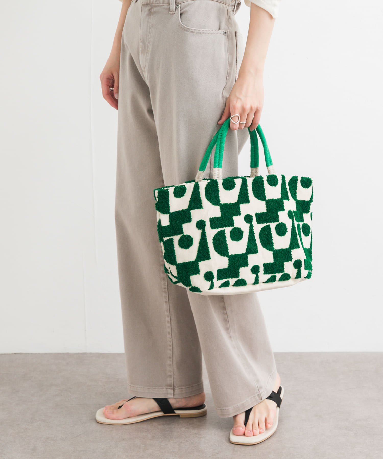別注』Beej×DOORS モール刺繍トート[DRA5-2AP102]｜URBAN