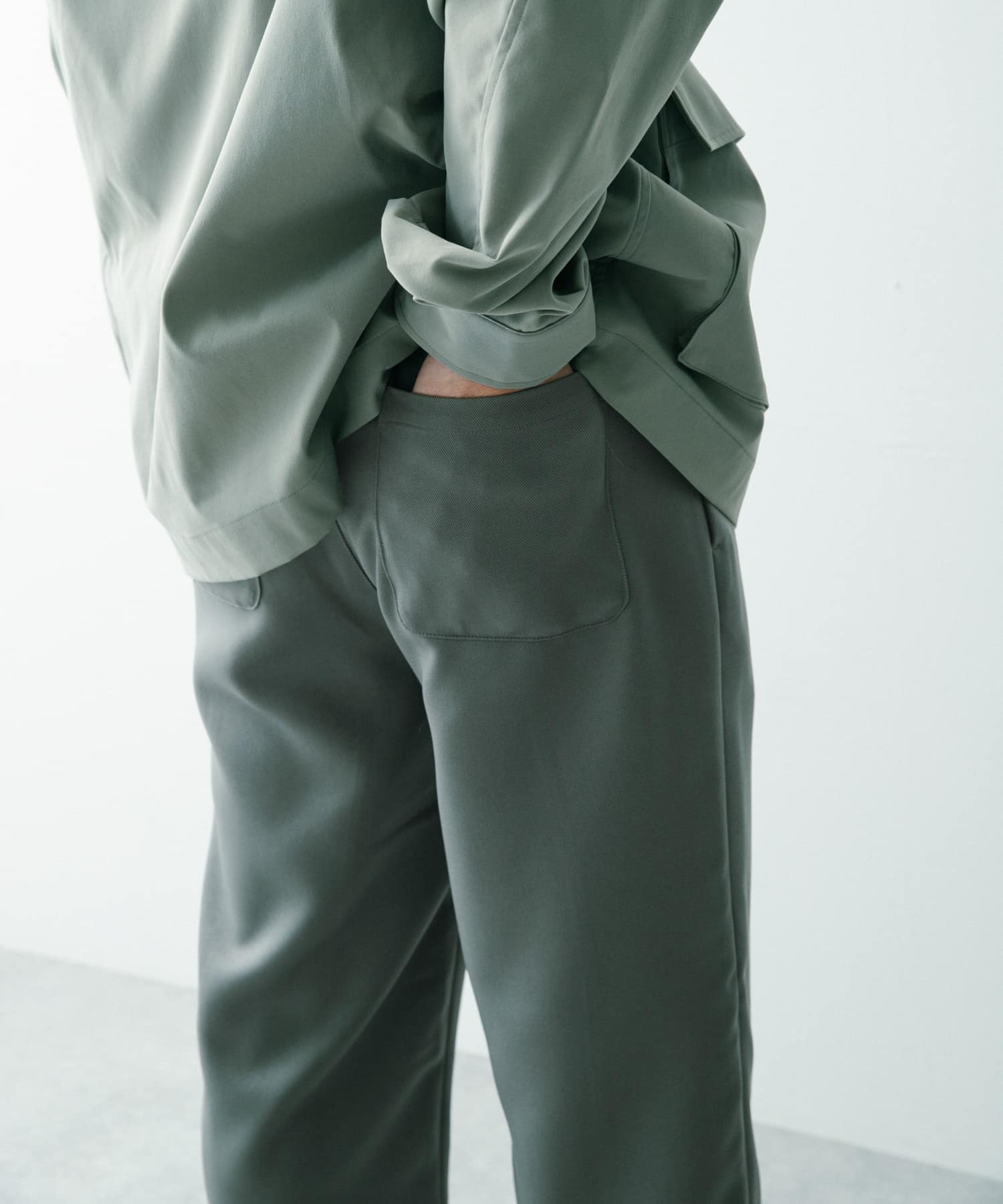 エステルツイル タックパンツ[IT24-14A010]｜URBAN RESEARCH公式ファッション通販