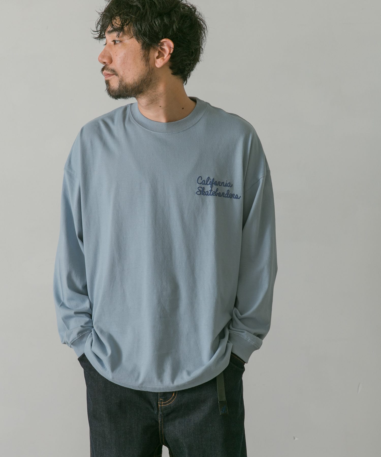 刺繍風プリントロングスリーブTシャツ[DR26-11X612]｜URBAN 