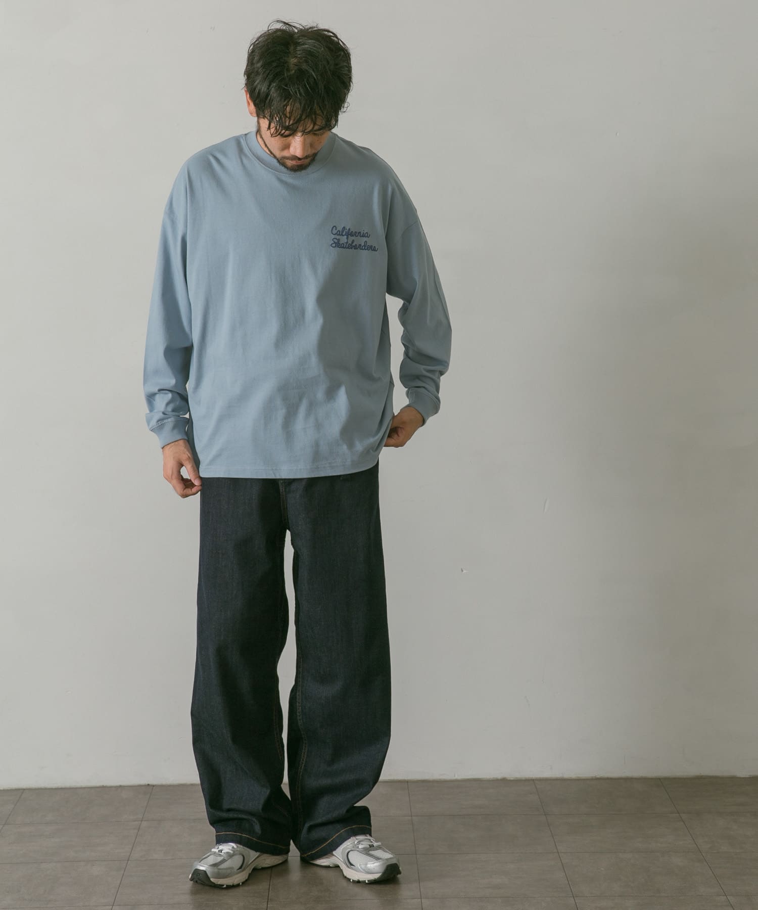 刺繍風プリントロングスリーブTシャツ[DR26-11X612]｜URBAN RESEARCH 