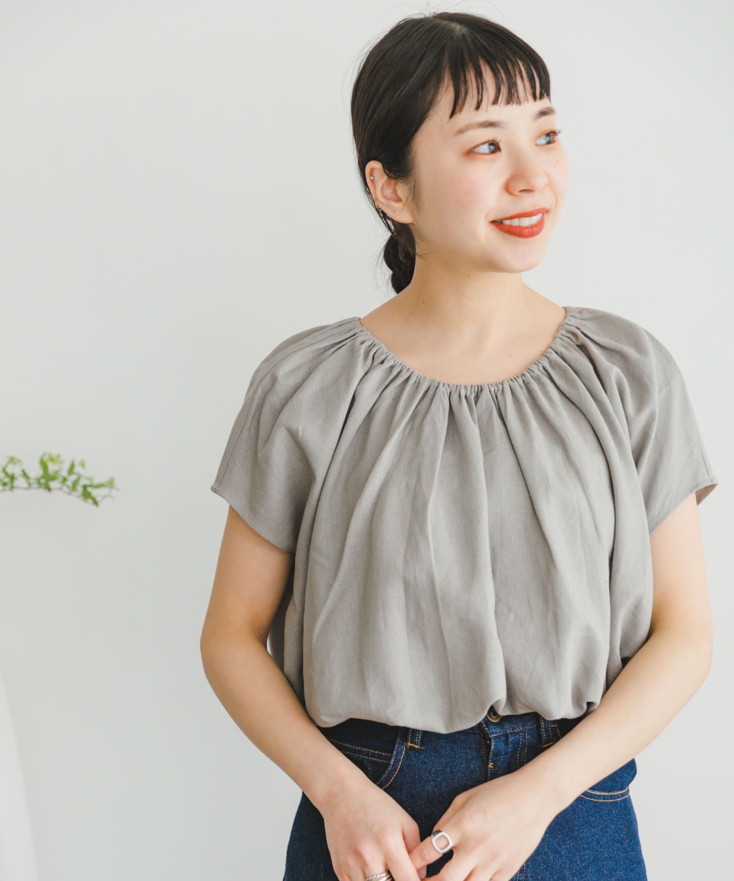 セットアップ対応』『洗濯可』リネンレーヨンギャザーブラウス