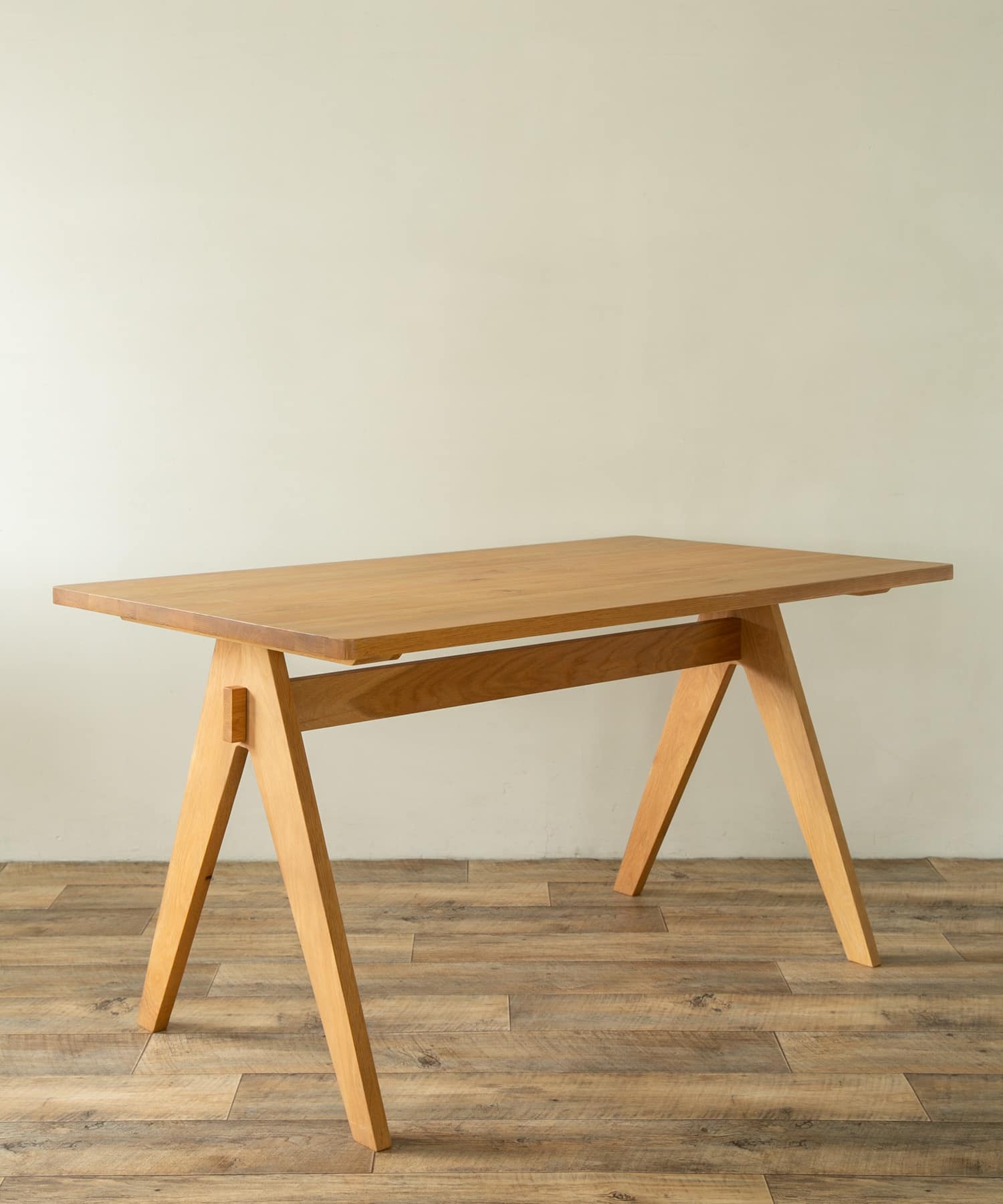 BOTHY 1350 (DINING TABLE)[DP53-6BJDT1]｜URBAN RESEARCH公式