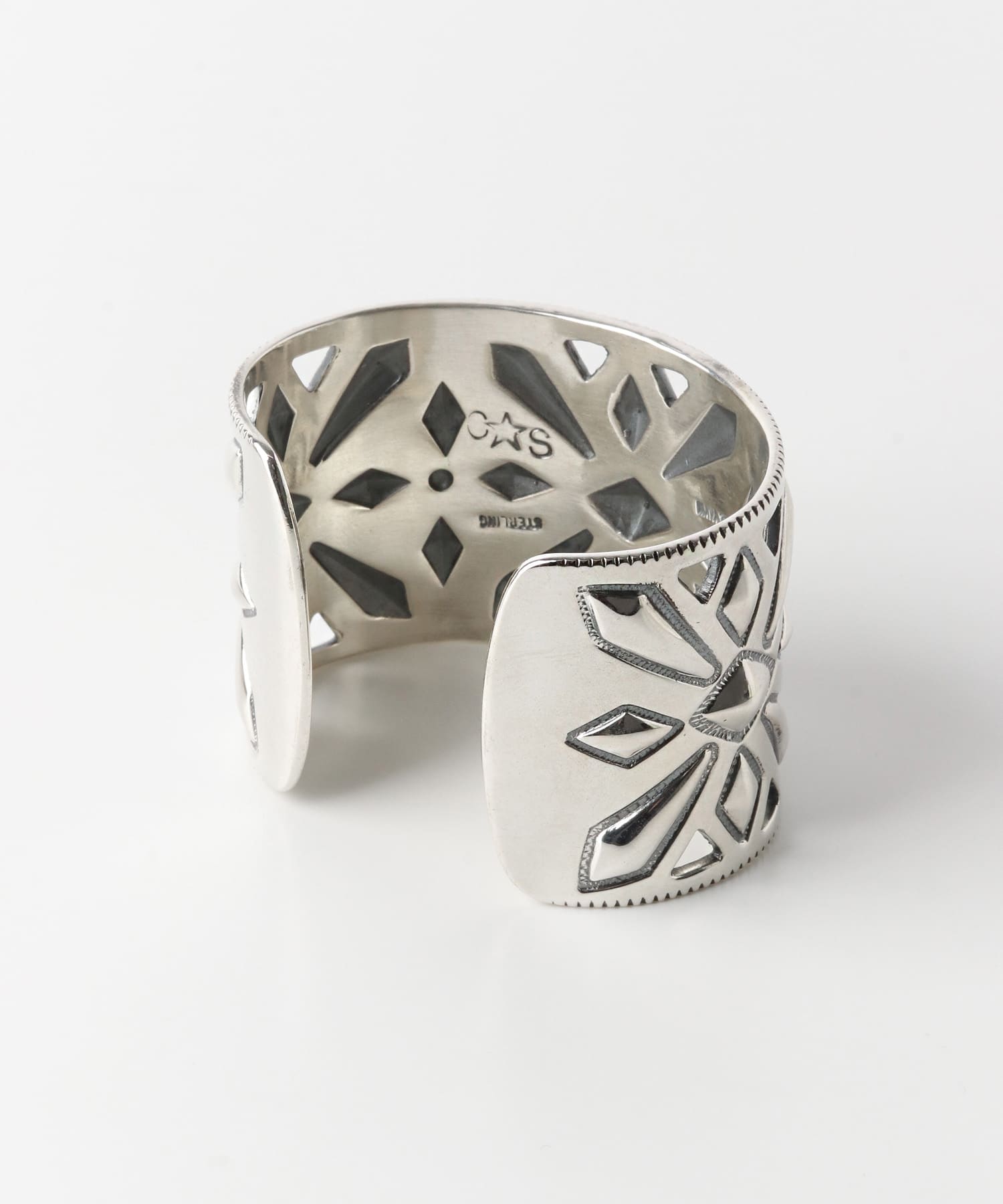 Cody Sanderson Butterfly Cuff C1 05 003 Ul73 Urban Research公式ファッション通販 Cody Sanderson Butterfly Cuff C1 05 003 Ul73 Urban Research公式ファッション通販