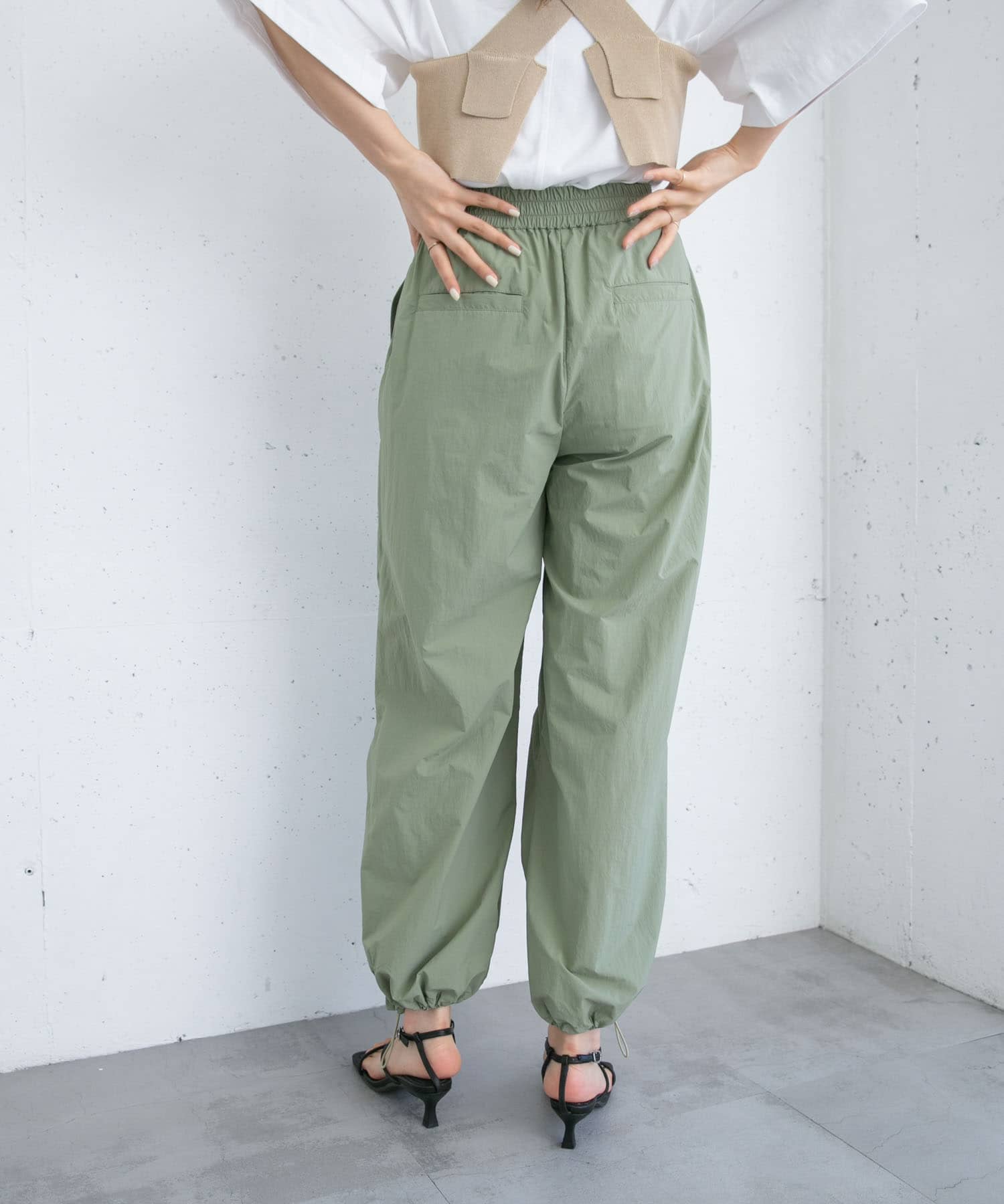 フロントギャザーパラシュートパンツ[KB35-24J300]｜URBAN RESEARCH