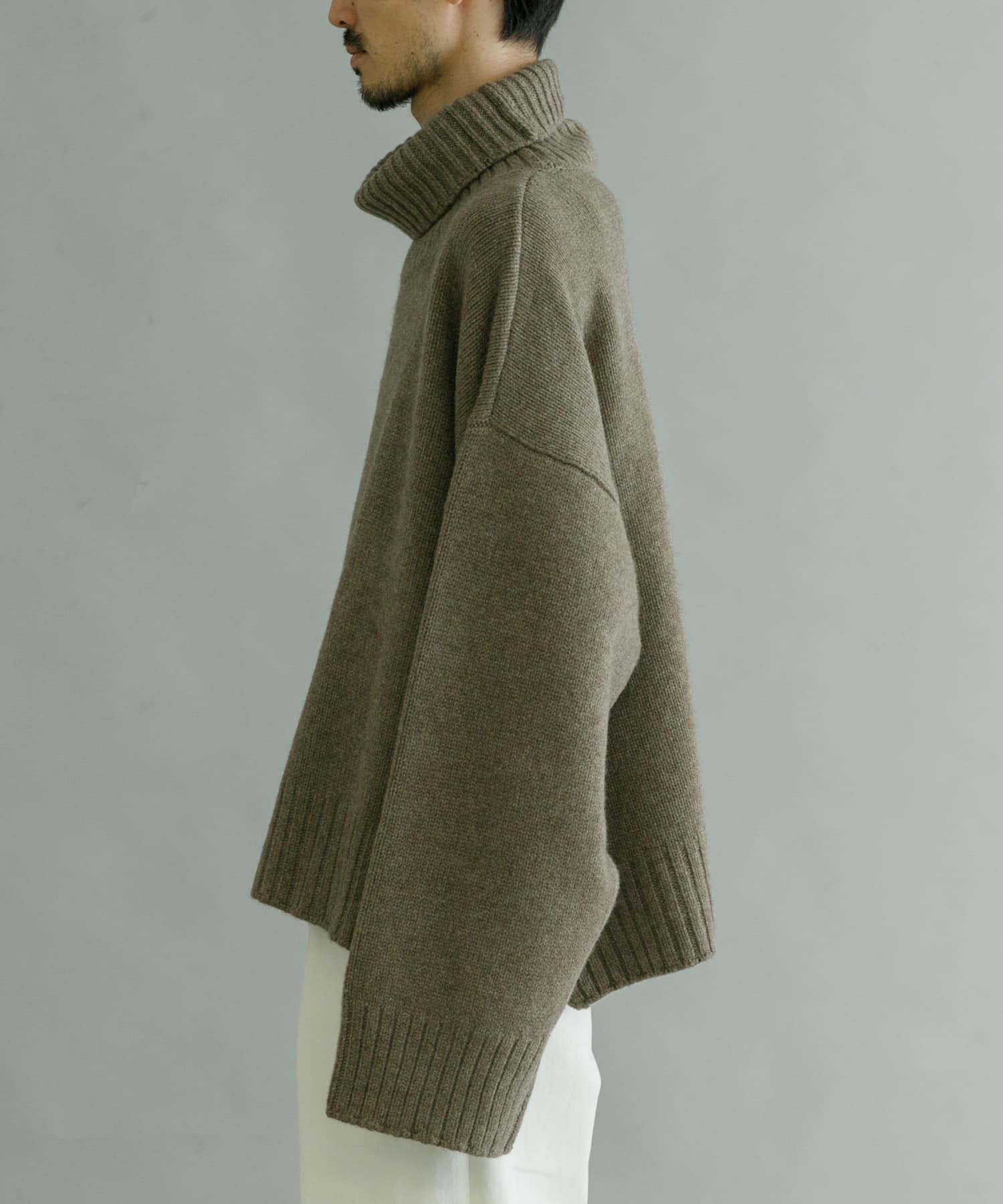 SEEALL OVERSIZED HIGHNECK SWEAT[SAU31KJ683-UM37]｜URBAN RESEARCH