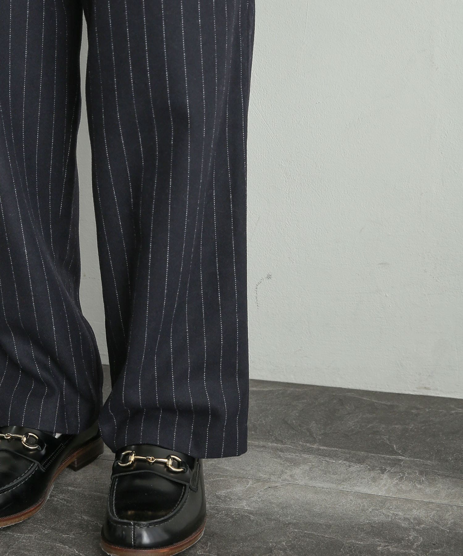 ストライプウールブレンドワイドパンツ[AA27-14B110]｜URBAN RESEARCH
