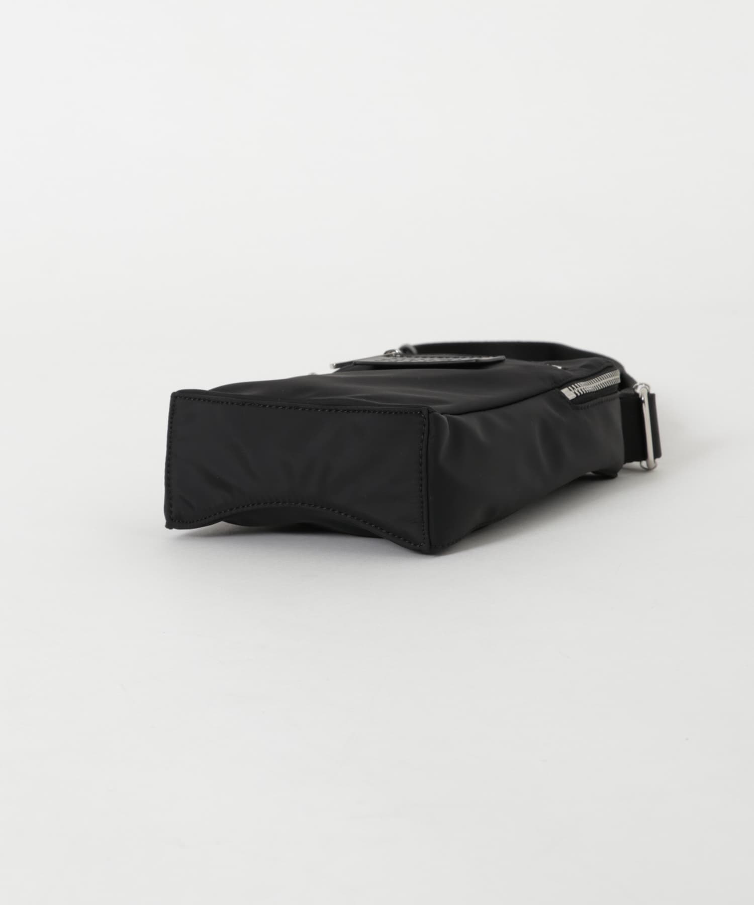 MM6 ANATOMIC SMALL CB BAG[SB5WG0016-UL36]｜URBAN RESEARCH公式