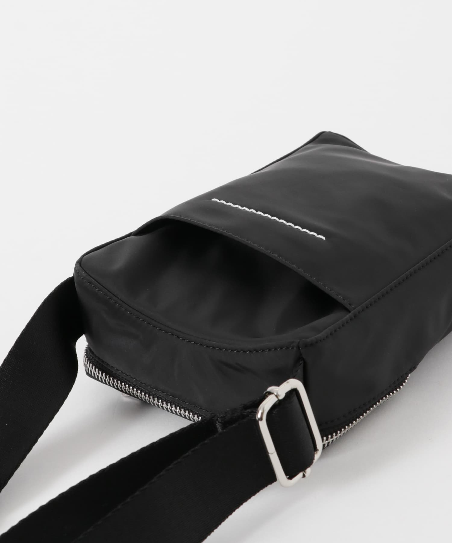 MM6 ANATOMIC SMALL CB BAG[SB5WG0016-UL36]｜URBAN RESEARCH公式