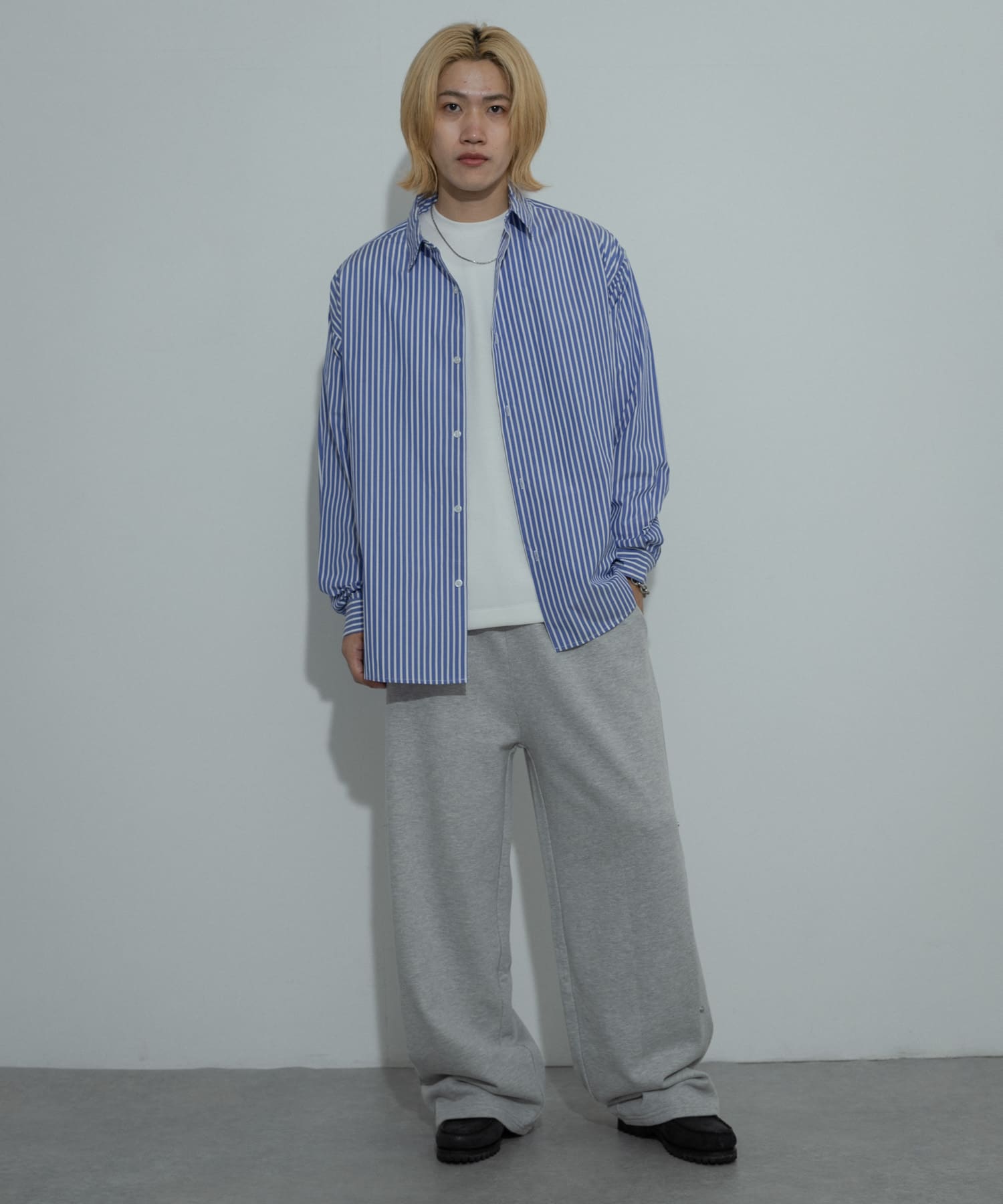 韓国 ルーズ ストライプ シャツ ユニセックス カジュアル 3925599_base.jpg