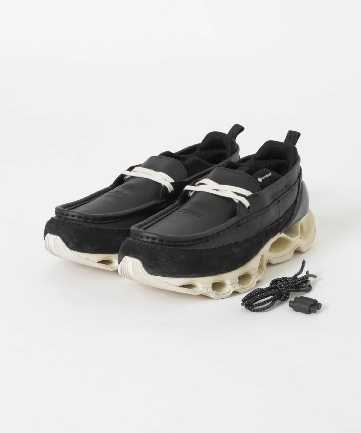 Mizuno - Wave Prophecy Moc GTX Sneaker in Triple Black