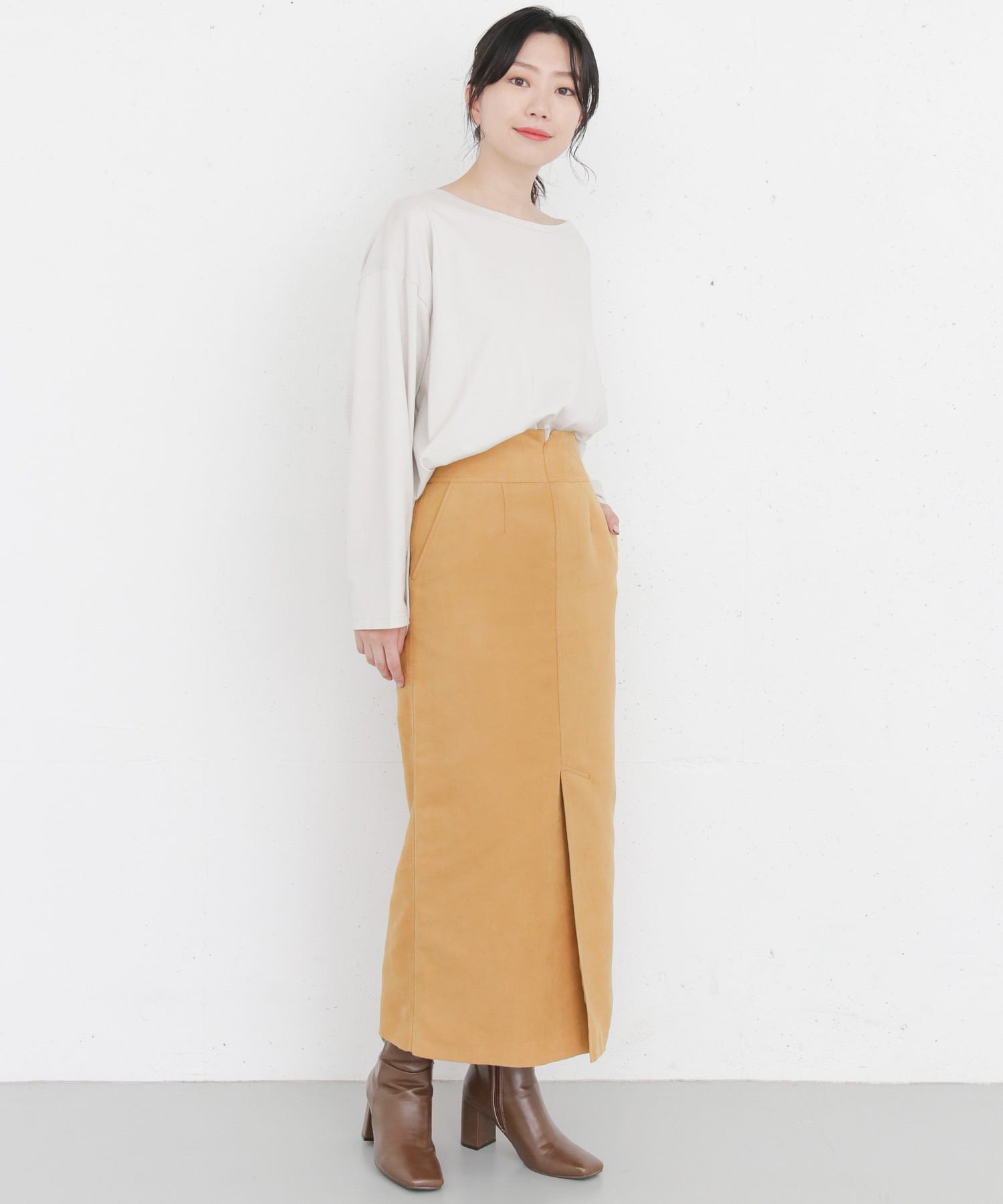 KBF+ フェイクスエードロングタイトスカート∴[KP96-25N120]｜URBAN