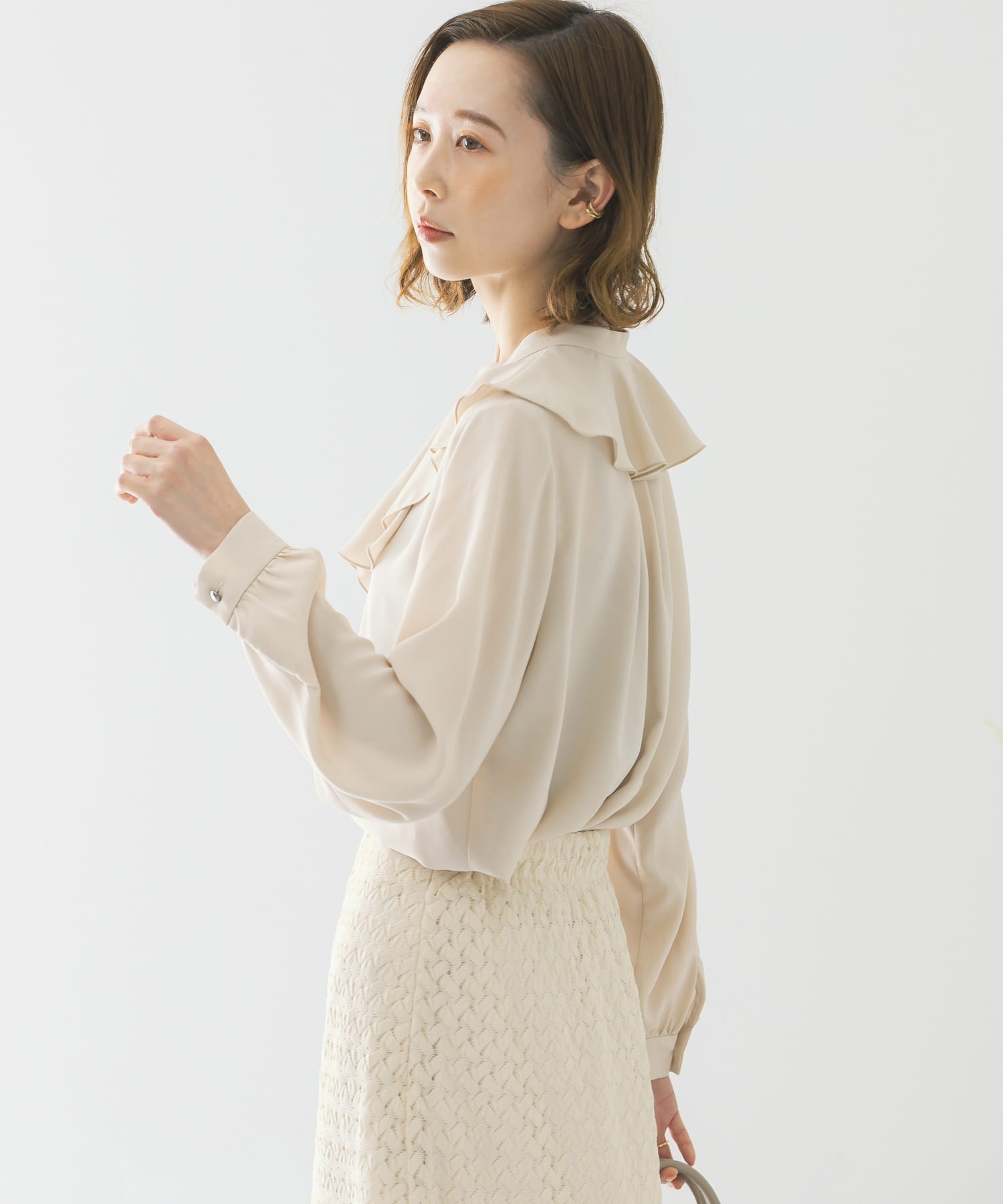 最大92%OFFクーポン RIKO リコ Petal frill blouse ホワイト