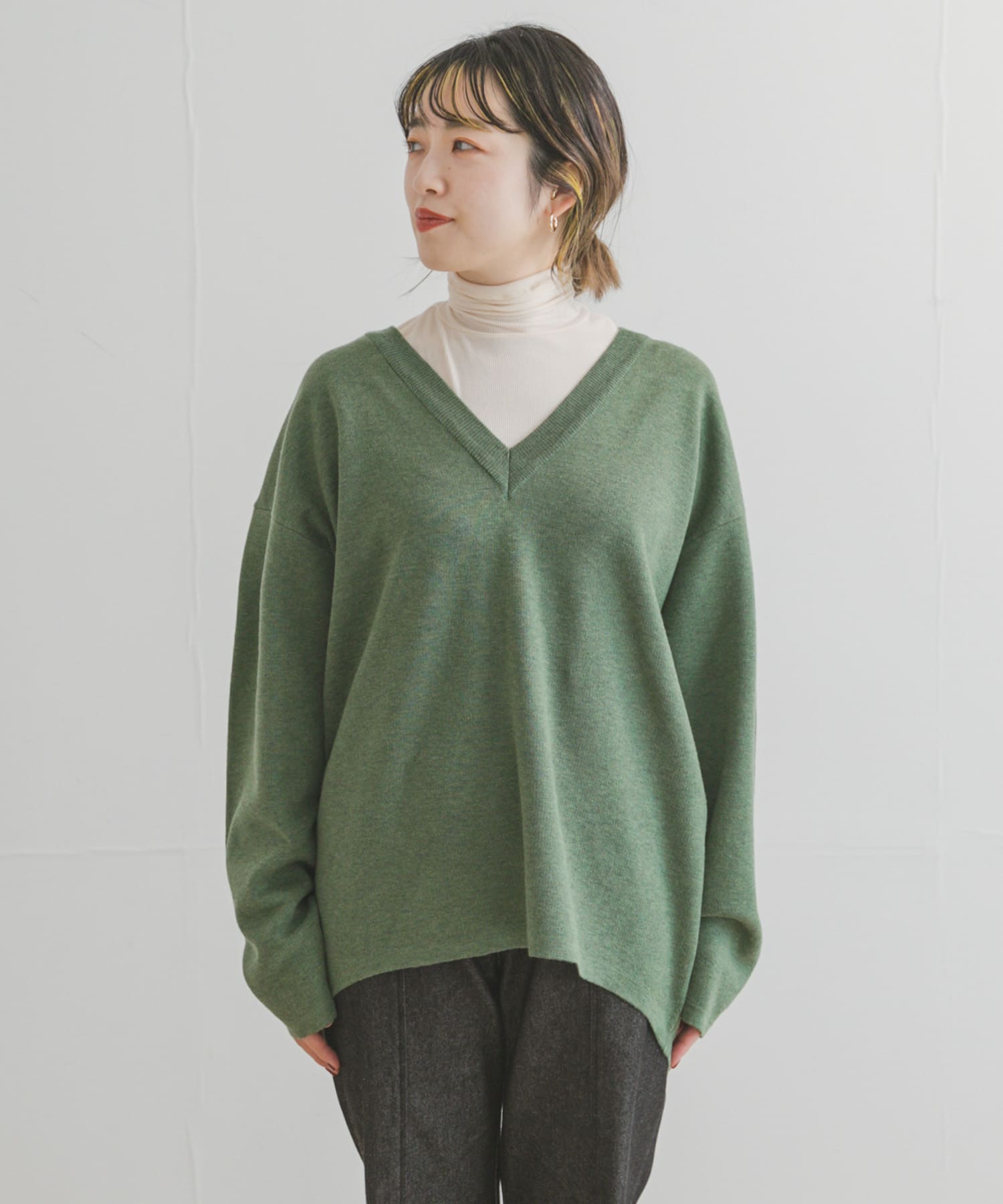ルーズVネックニットプルオーバー[IT34-22A002]｜URBAN RESEARCH公式