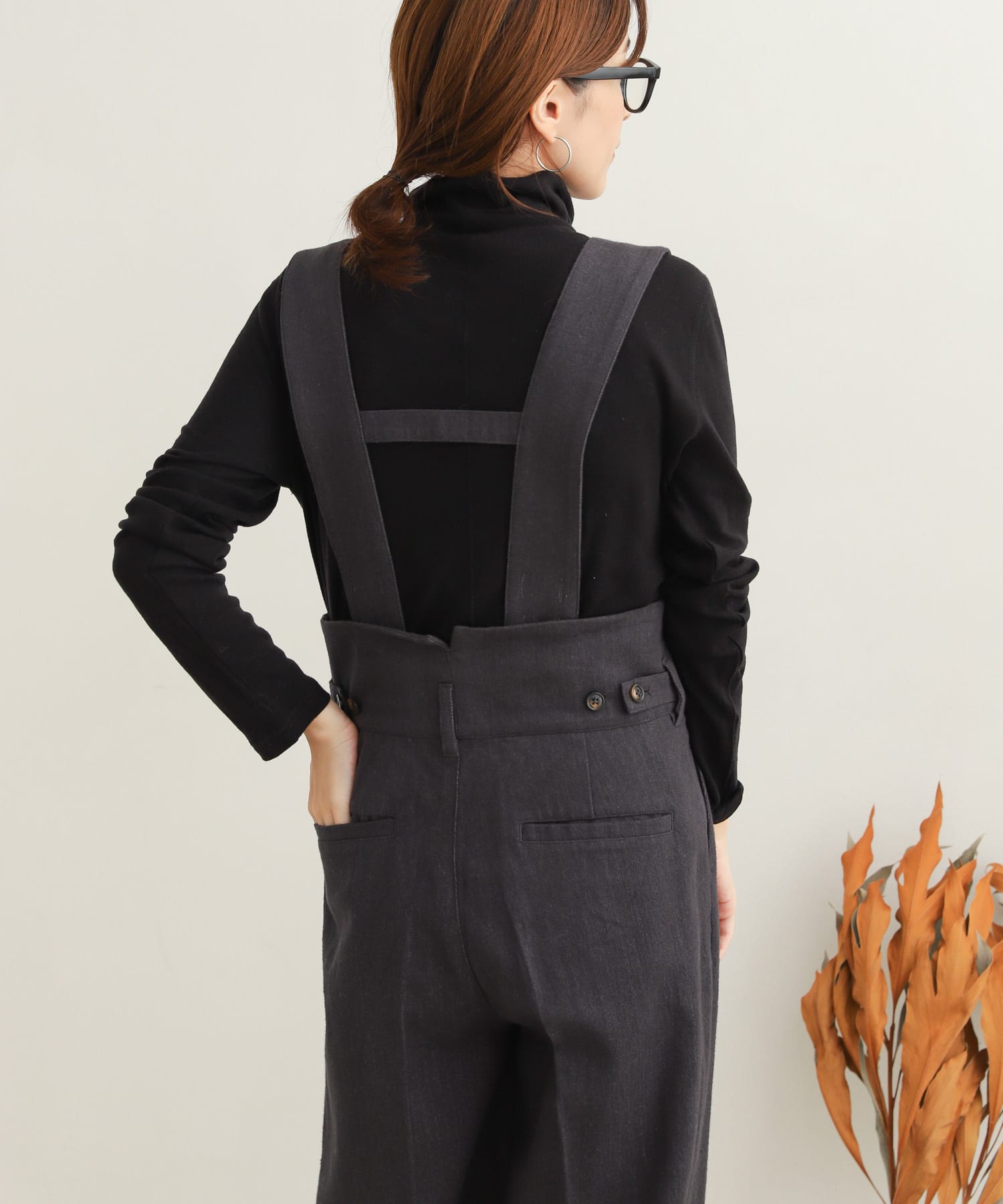 HeRIN.CYE Center press suspender pants BLK -靴＆ファッション