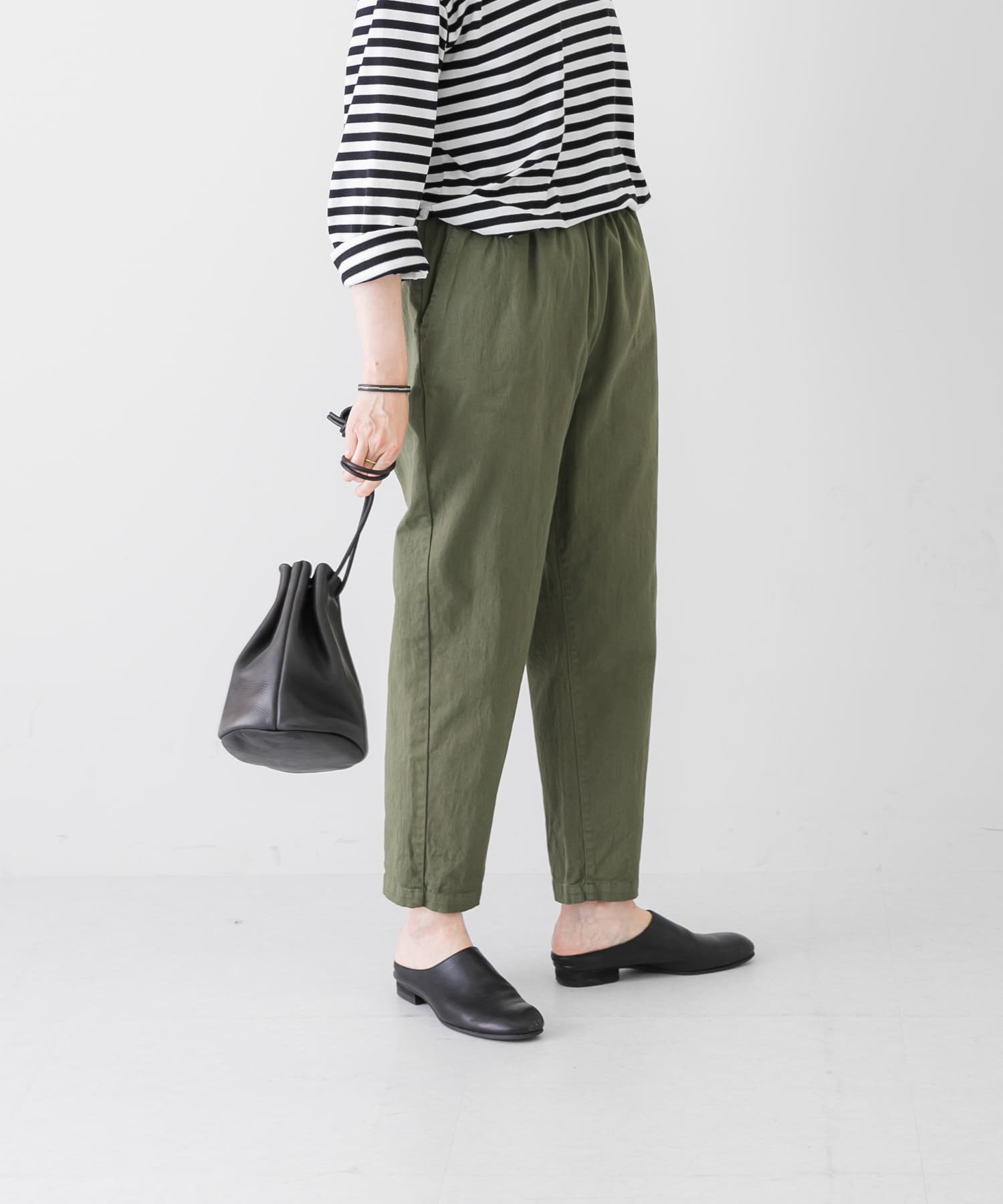 新品  URBAN RESEARCH かぐれ コットンストレッチイージーパンツ