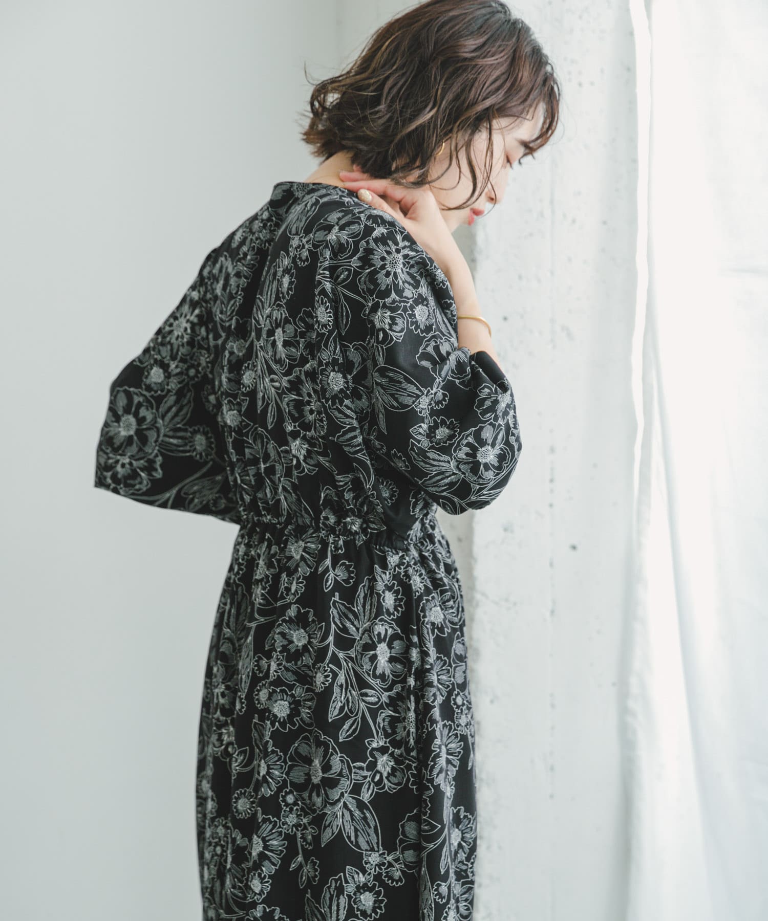 フラワープリントVネックワンピース[IT36-26A007]｜URBAN RESEARCH公式