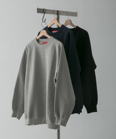 NEVVER　CREWNECK SWEATSHIRTS