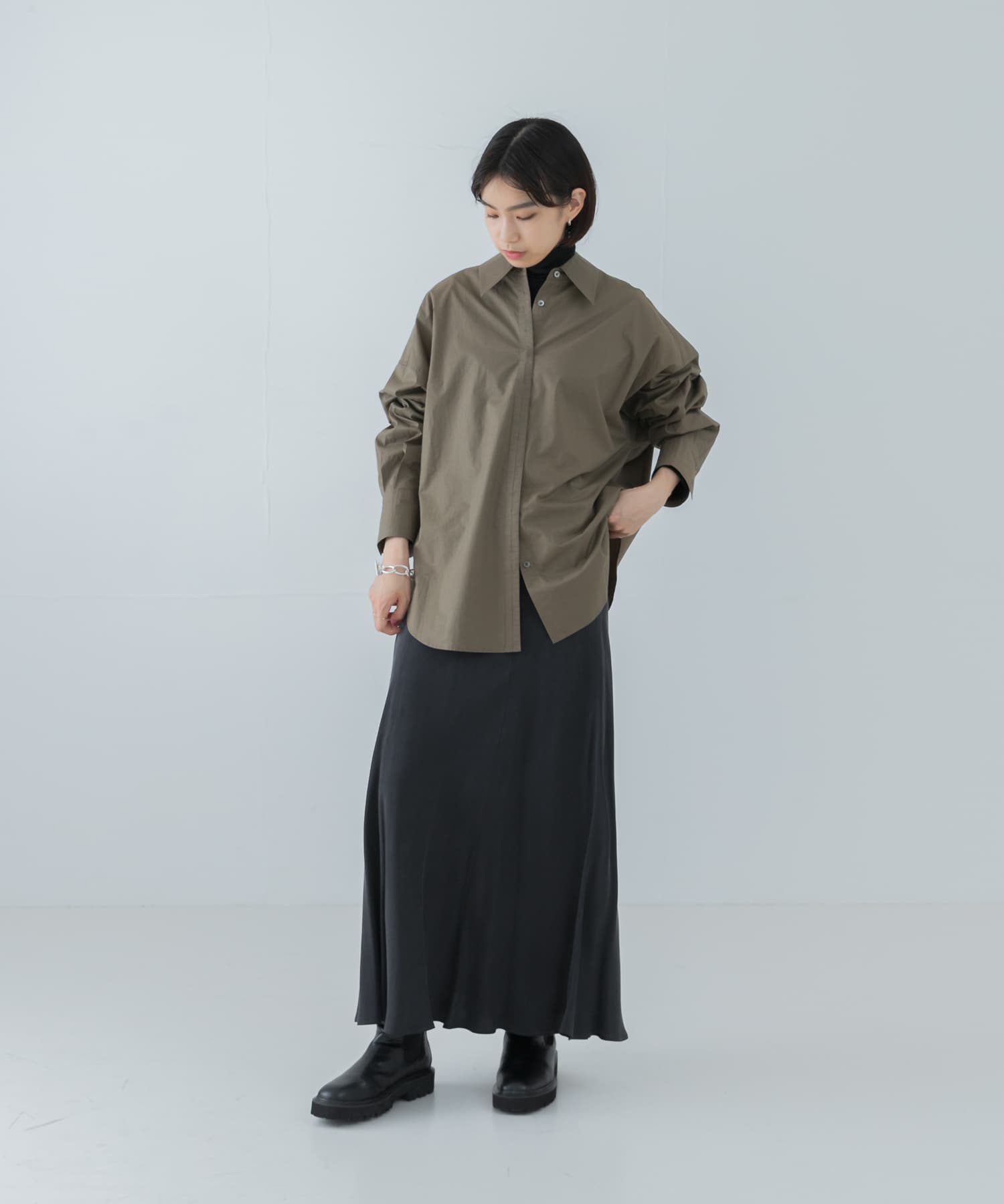 ポインテッドカラーコットンシャツ[UR47-23C012]｜URBAN