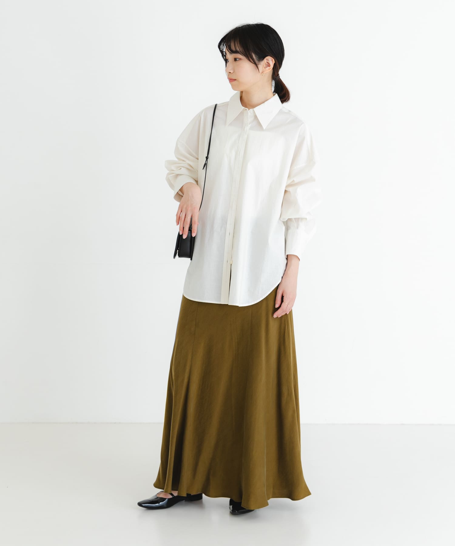 ポインテッドカラーコットンシャツ[UR47-23C012]｜URBAN