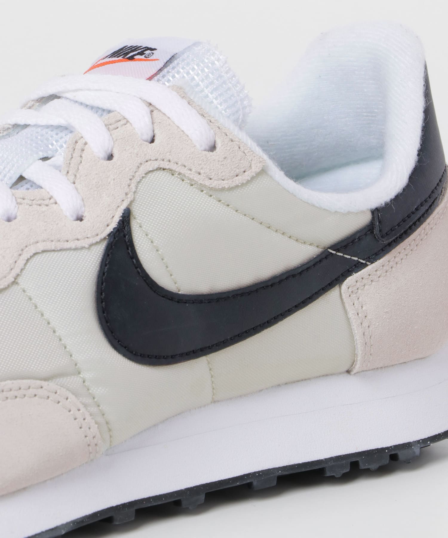 Nike Challenger Og Cw7645 Dm06 Urban Research公式ファッション通販 Nike Challenger Og Cw7645 Dm06 Urban Research公式ファッション通販