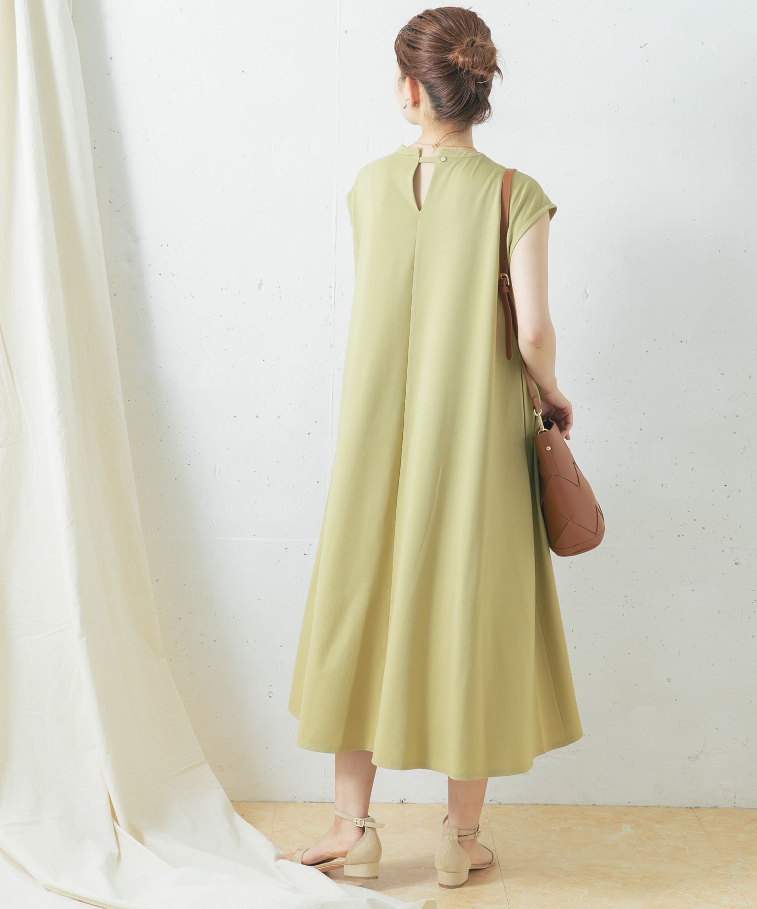 バックスリットaラインカットワンピース Ra15 26k007 Urban Research公式ファッション通販