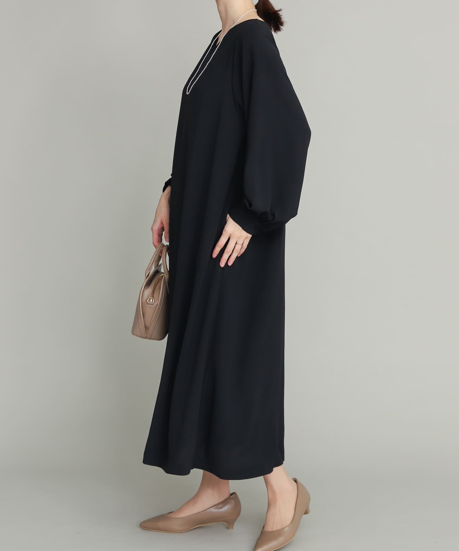ワイドVネックドレスワンピース[DR26-28E104]｜URBAN RESEARCH公式ファッション通販