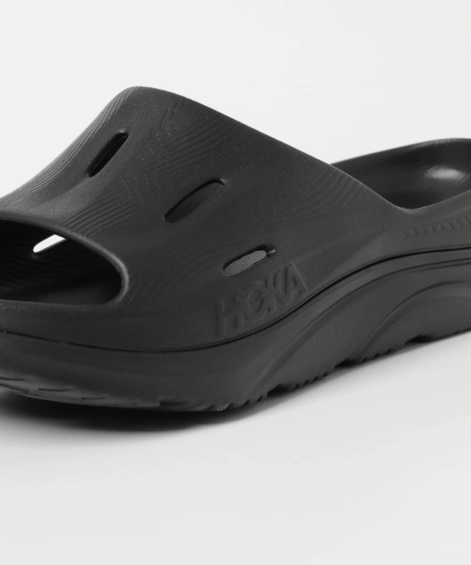 最新アイテム ホカ オネオネ HOKA ONEONE シャワーサンダル メンズ レディース オラ リカバリー スライド 1135061 BBLC 