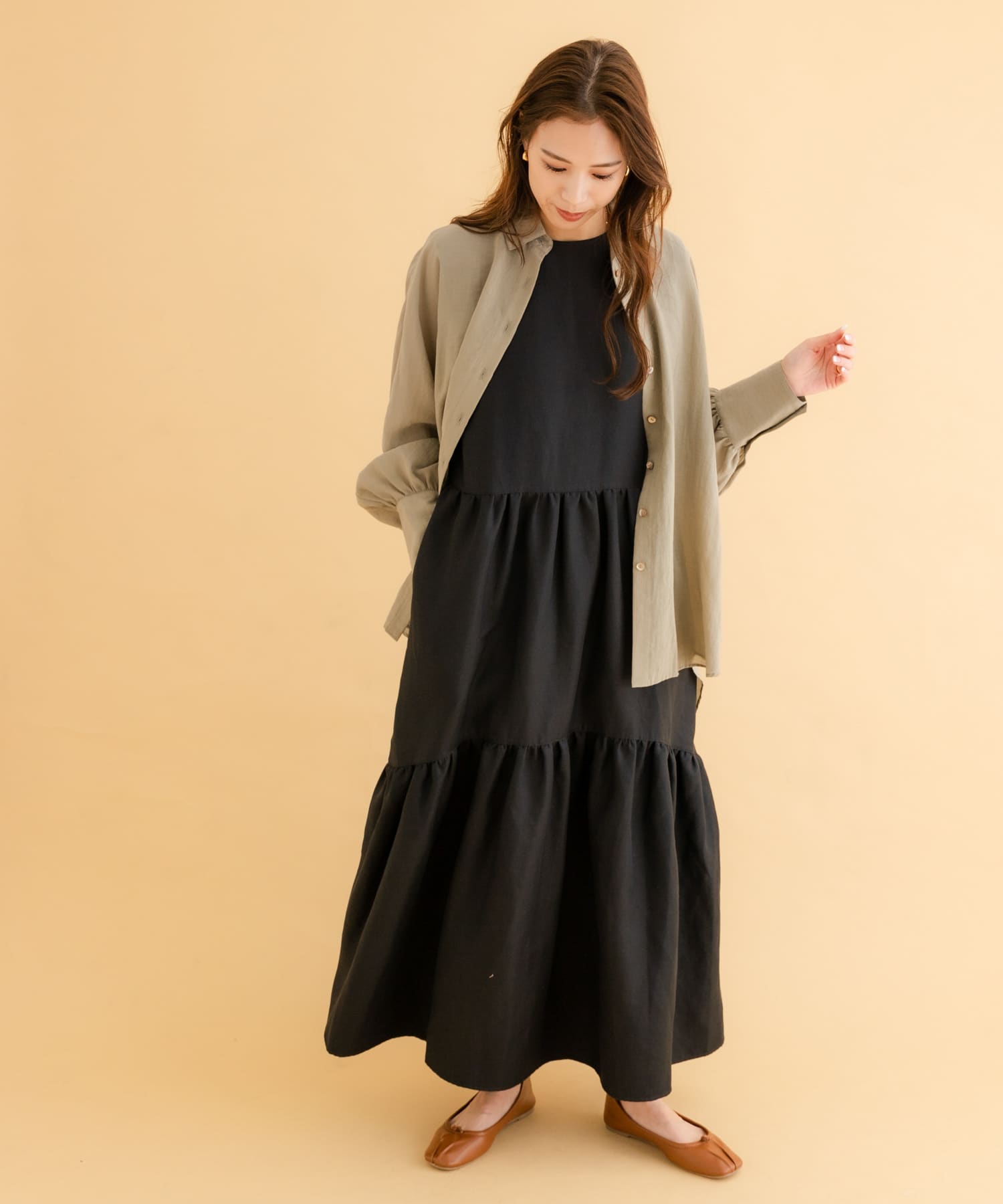 キナリ・ベージュ iNtimite Shoulder Tuck Tiered One-piece | irai.co.id