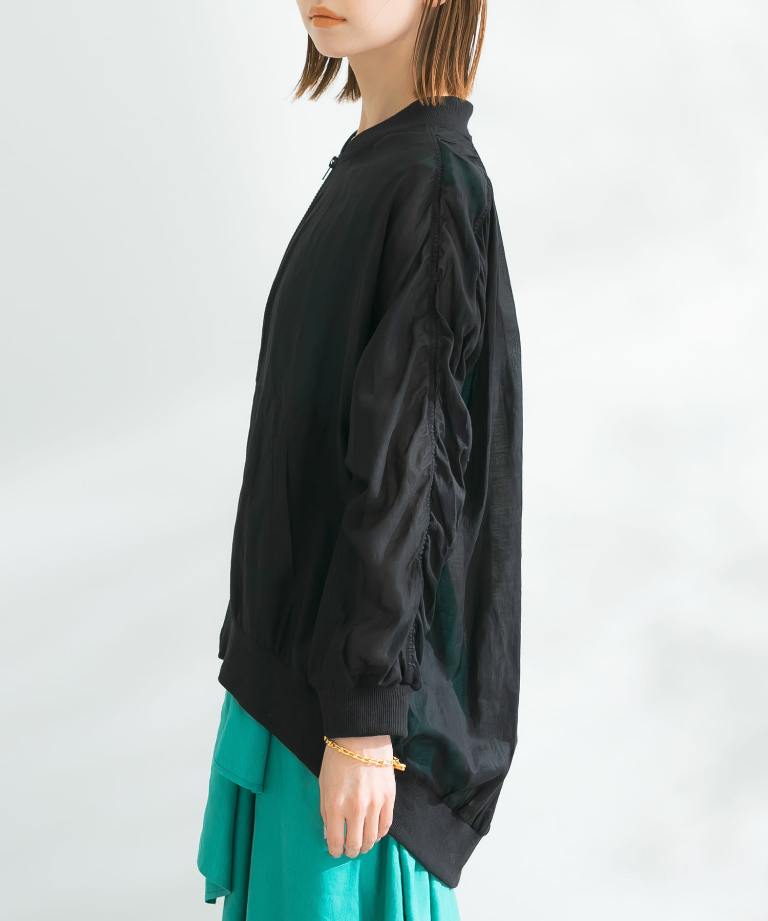 TORRAZZO DONNA ギャザースリーブMA-1[6232-506-RL35]｜URBAN RESEARCH