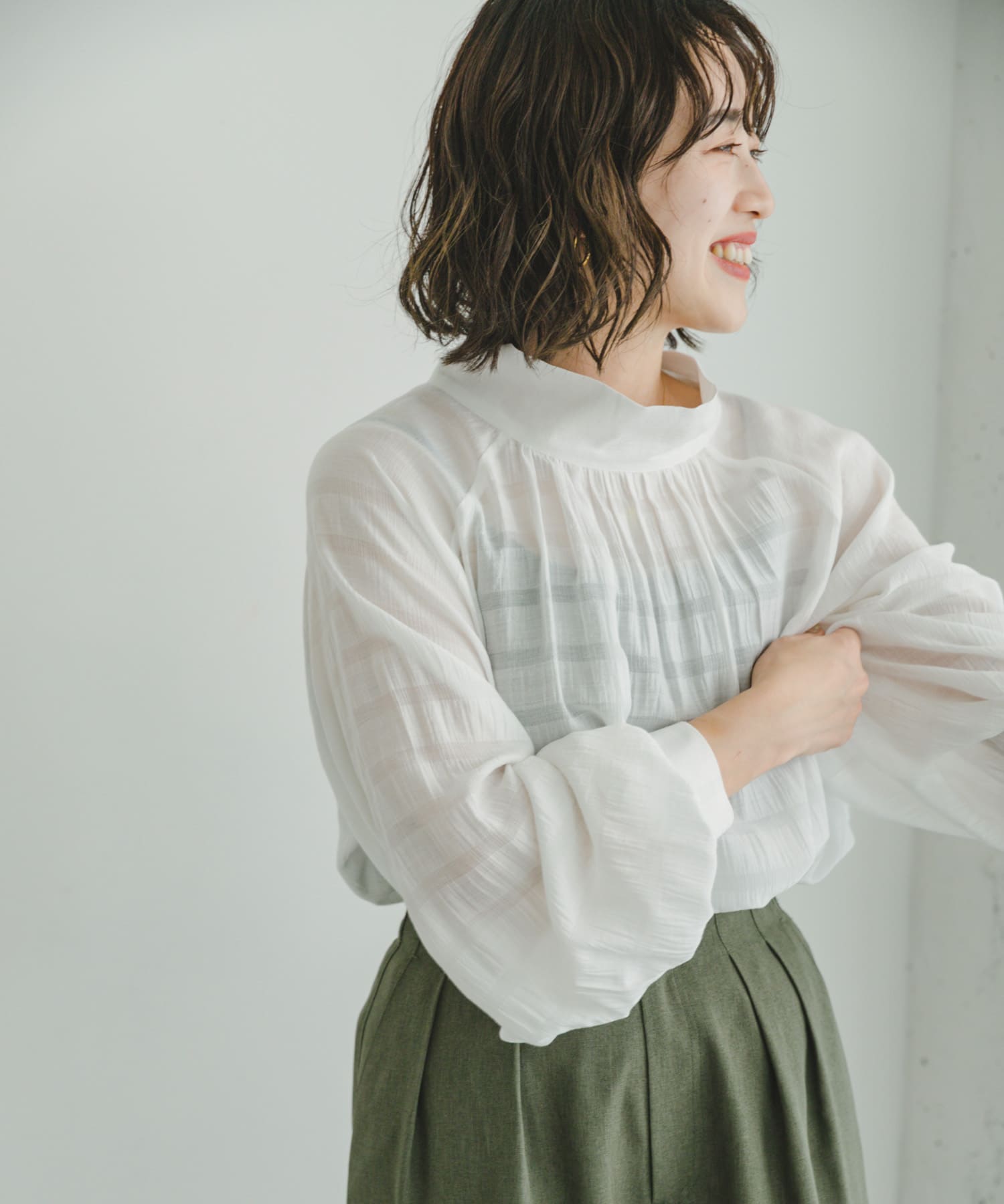 シアーハイネックブラウス[IT36-23A004]｜URBAN RESEARCH公式