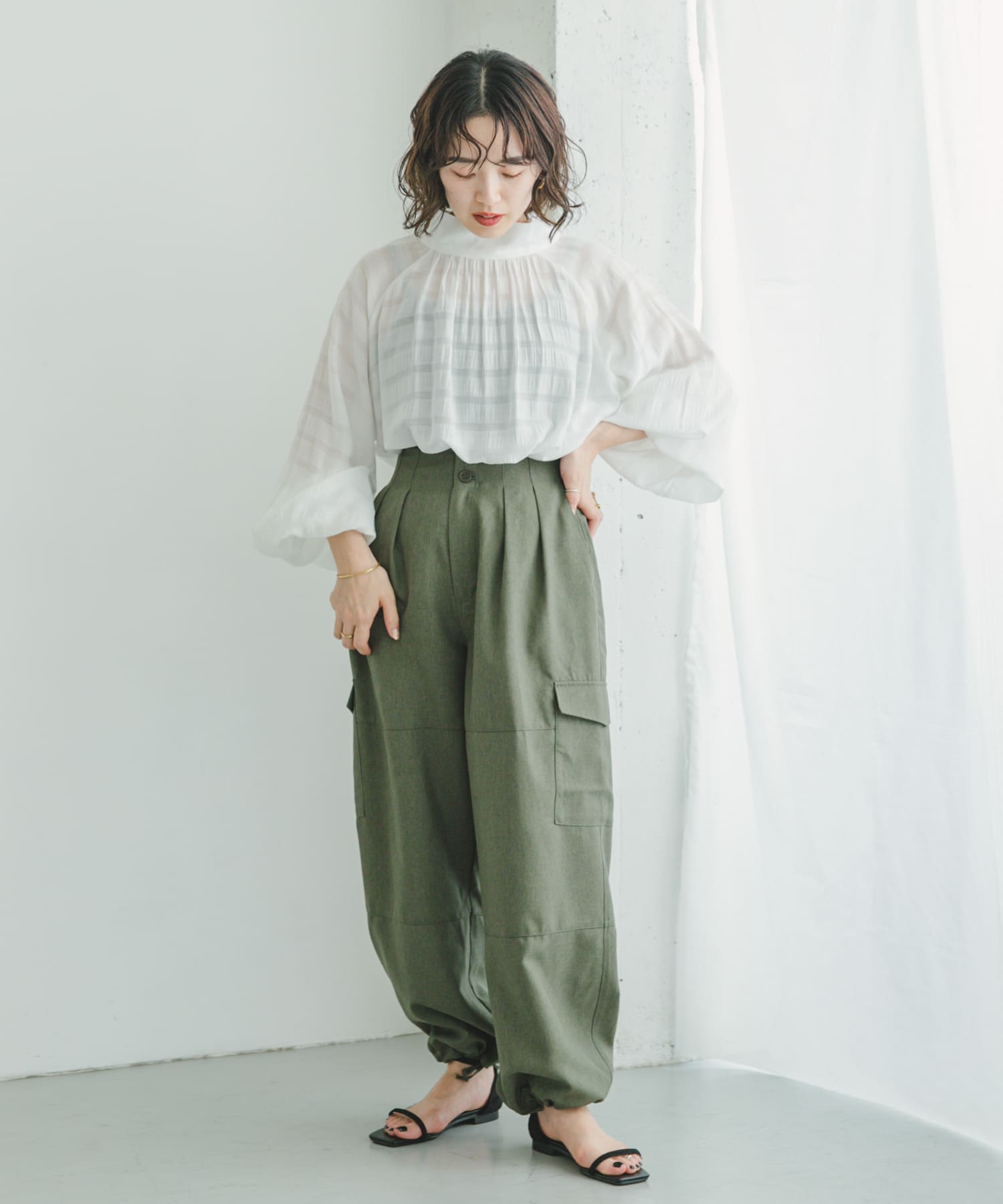 シアーハイネックブラウス[IT36-23A004]｜URBAN RESEARCH公式