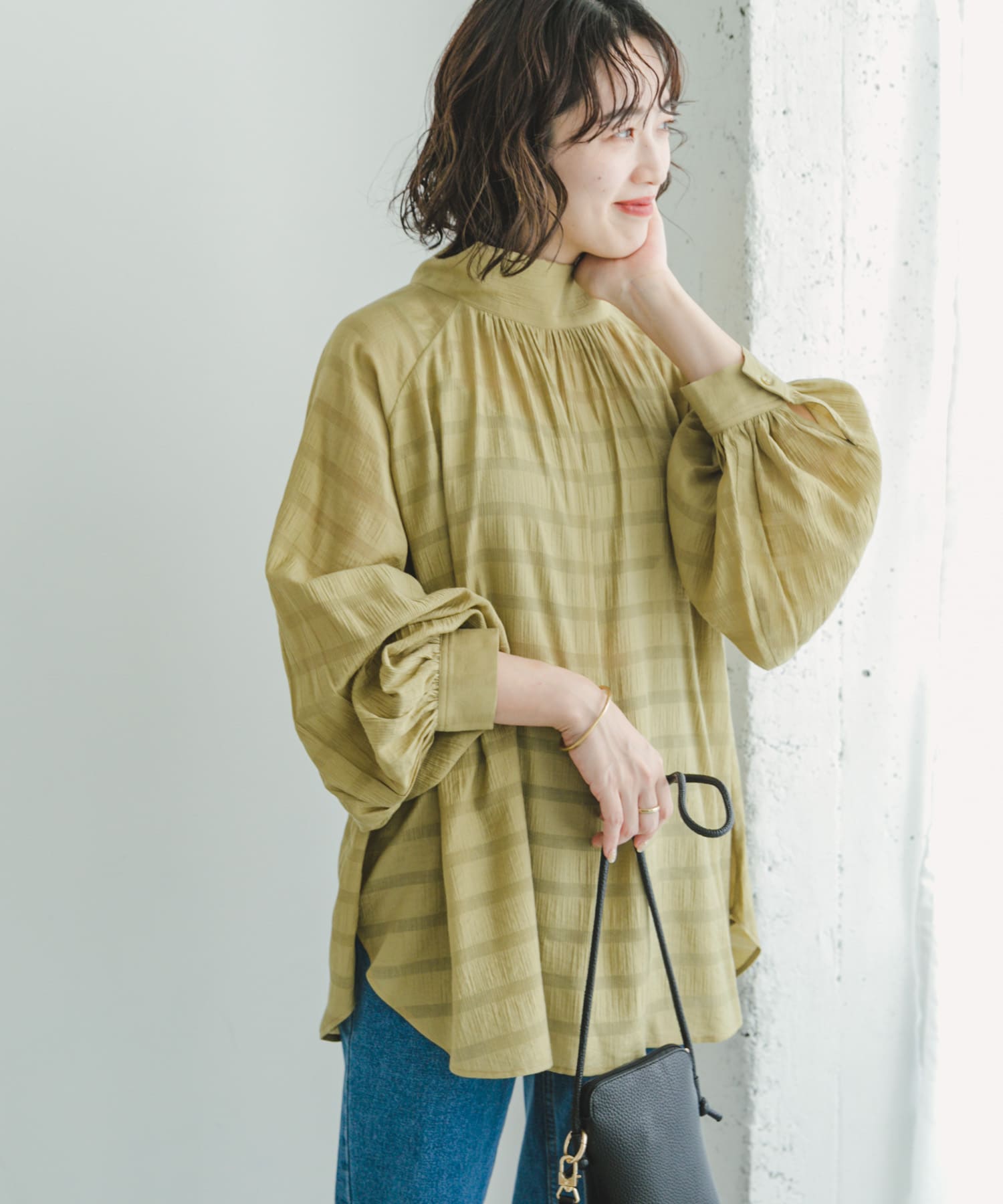 シアーハイネックブラウス[IT36-23A004]｜URBAN RESEARCH公式