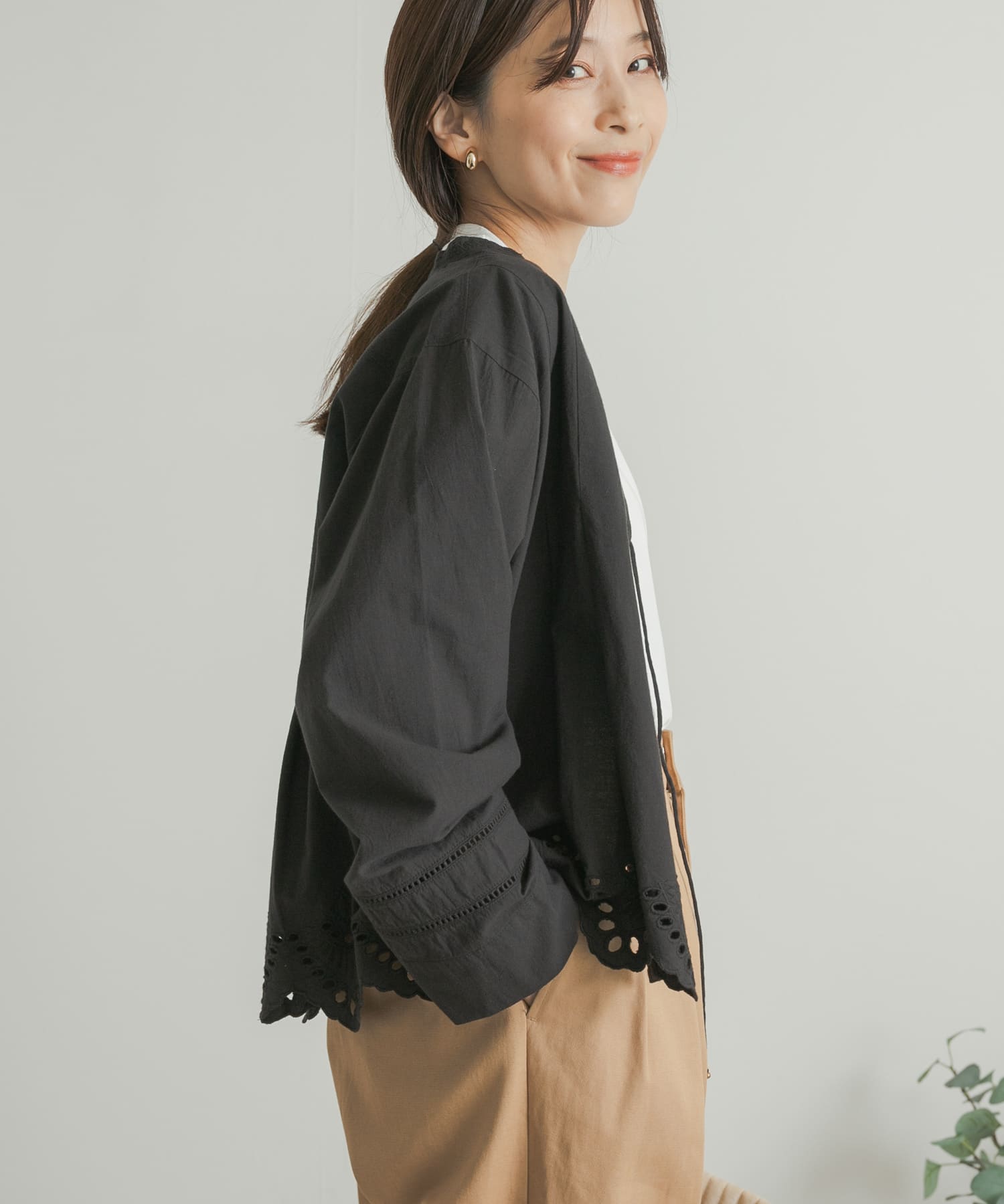 レース刺繍Vネックカーディガン[DR46-23R102]｜URBAN RESEARCH