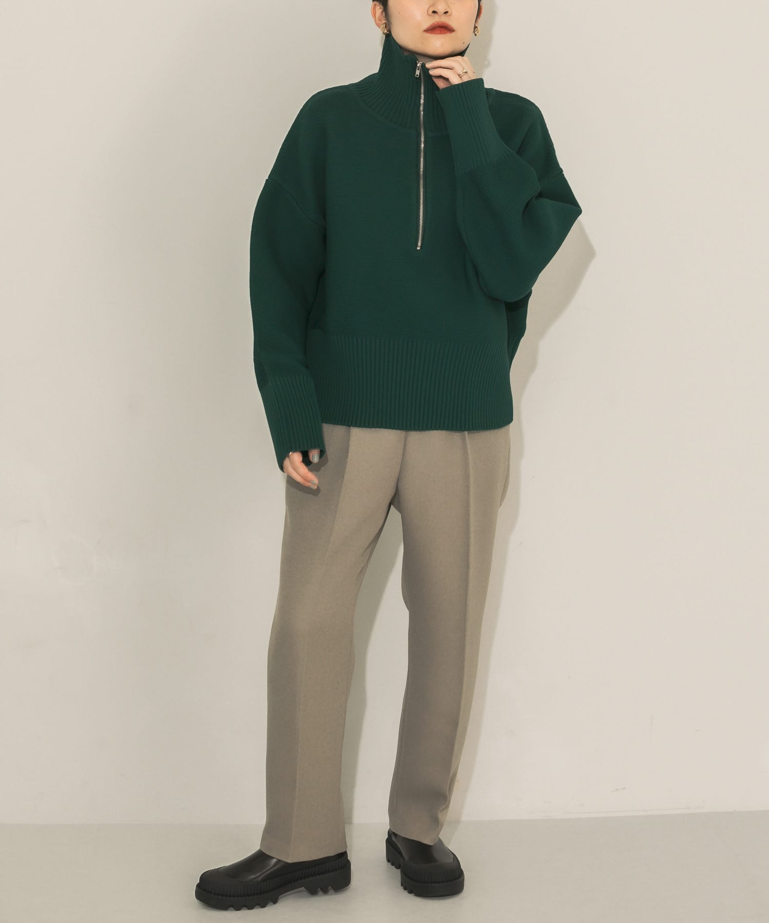 illi ワンタックテーパードスラックス[KI26-24L090]｜URBAN RESEARCH 