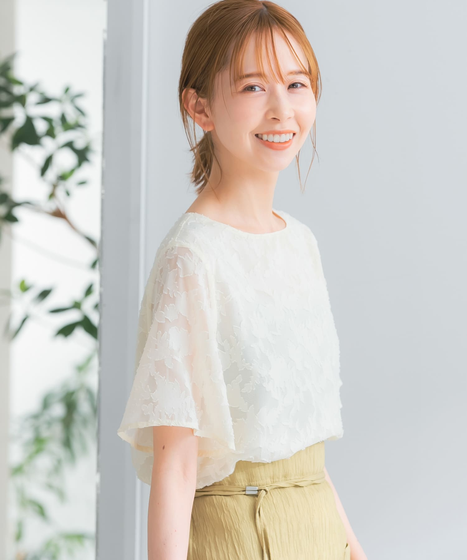 WEB限定』フラワーカットジャガードブラウス[RA35-23K550]｜URBAN 