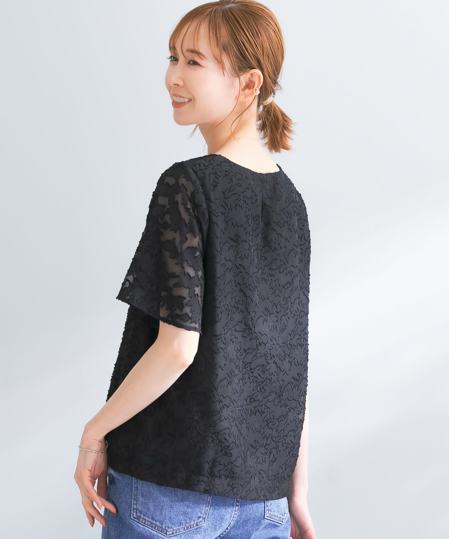 WEB限定』フラワーカットジャガードブラウス[RA35-23K550]｜URBAN