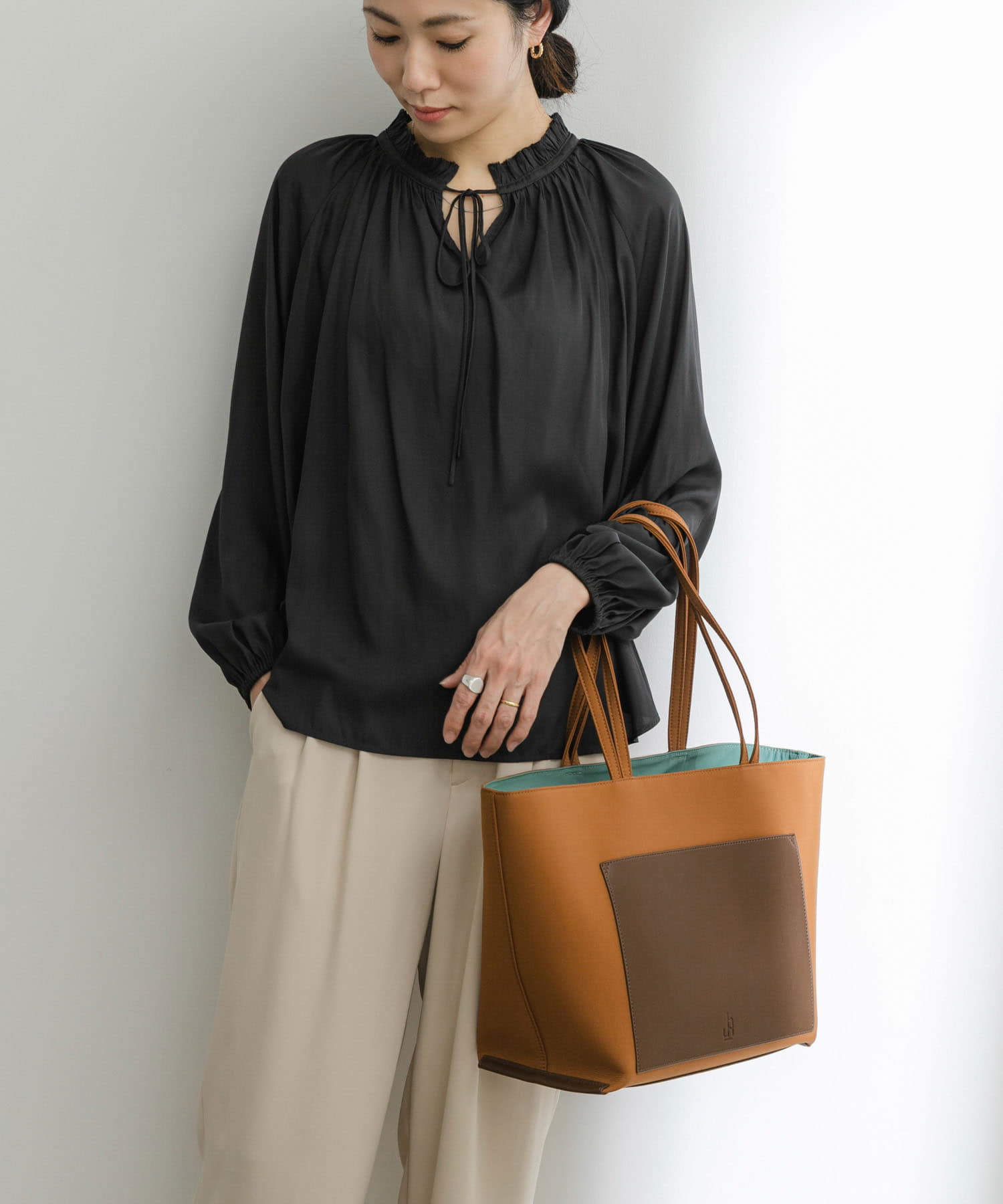 hun RODE SKO 『A4対応』Pocket バイカラービッグポケットトートバッグ[XH34-2AW3905]｜URBAN RESEARCH 公式ファッション通販